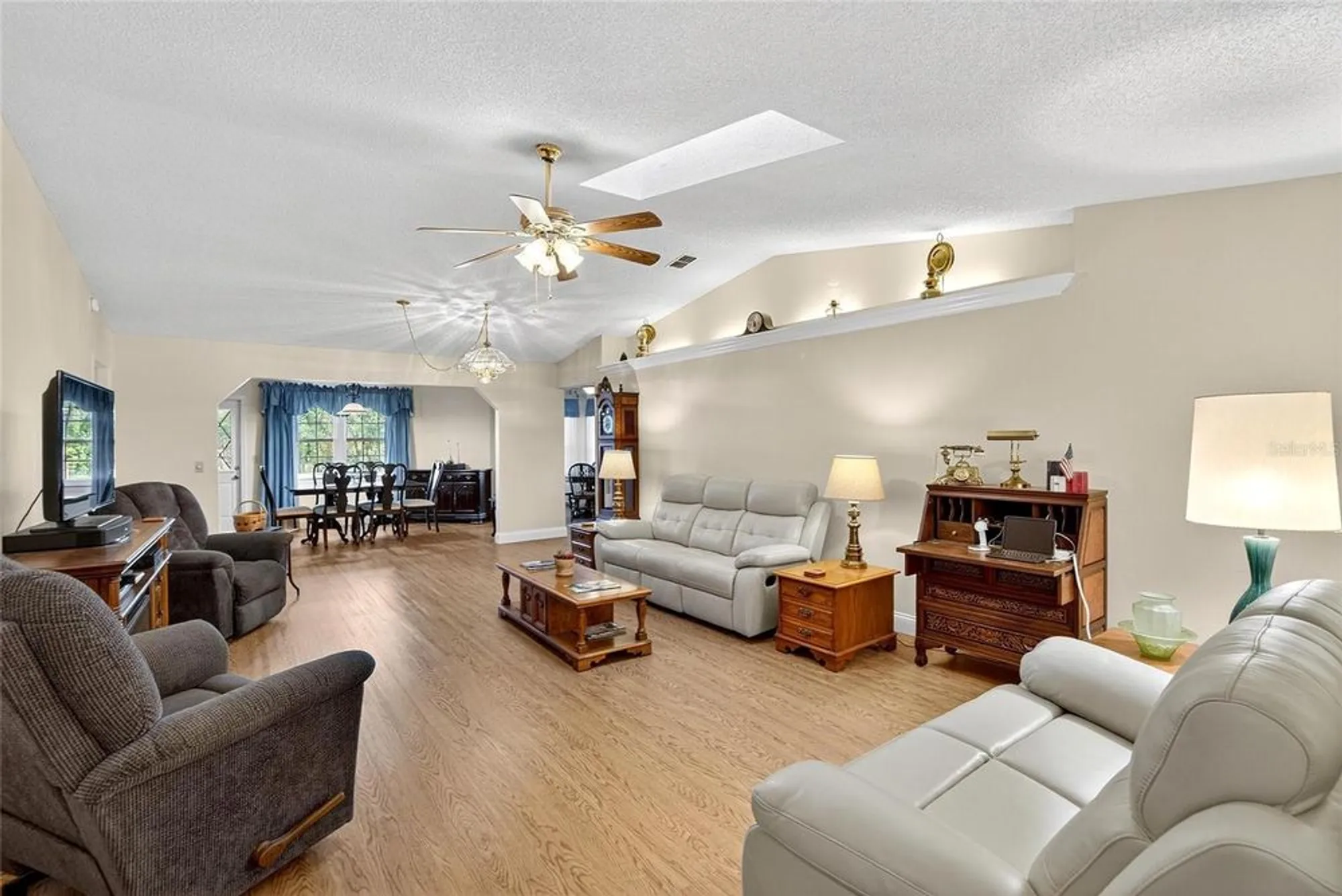 Property Slideshow image 11 of 71 | 6320 silver lakes dr, Lakeland, FL, 33810