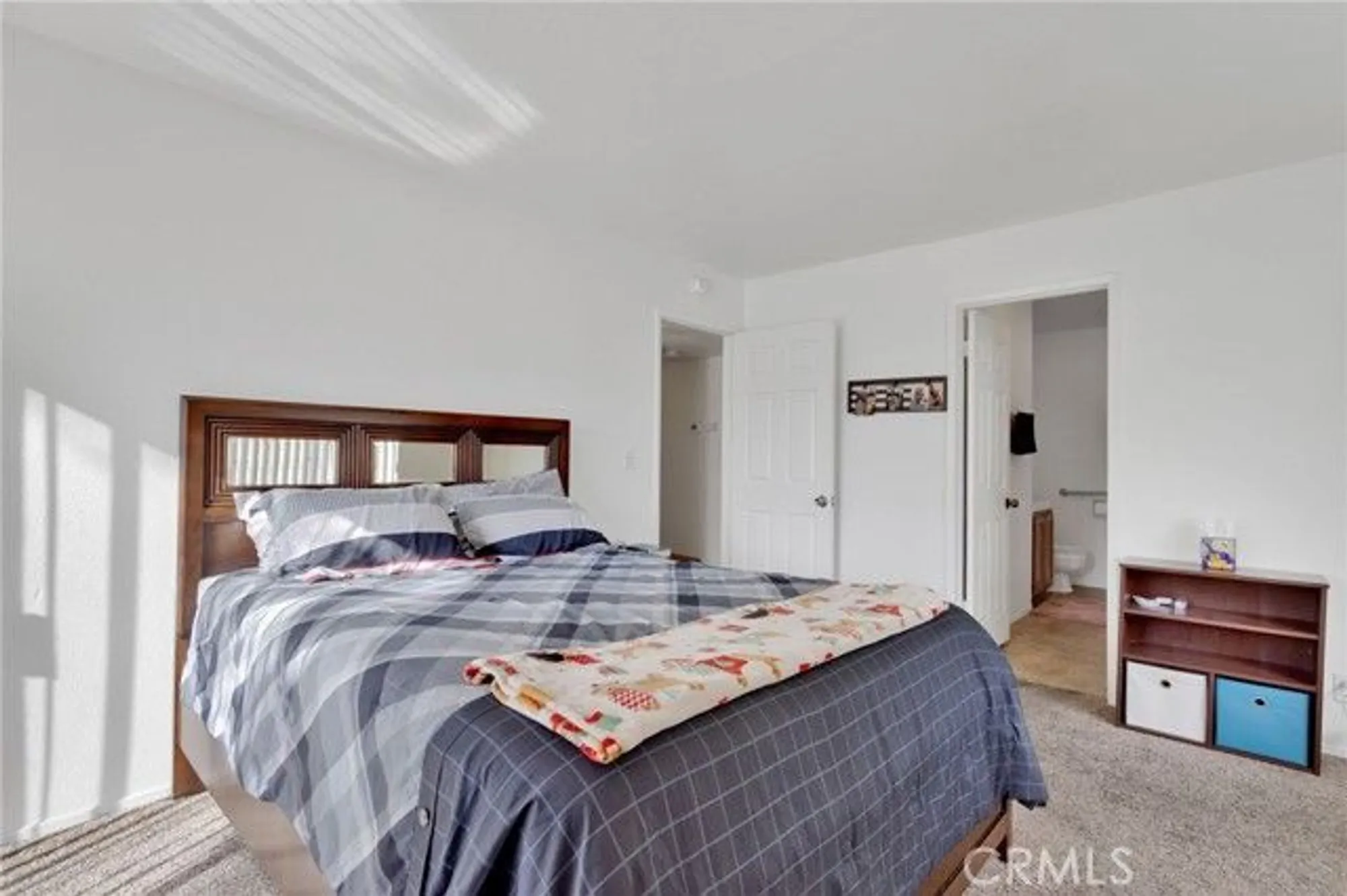 Property Slideshow image 23 of 36 | 19175 elm dr, Apple Valley, CA, 92308