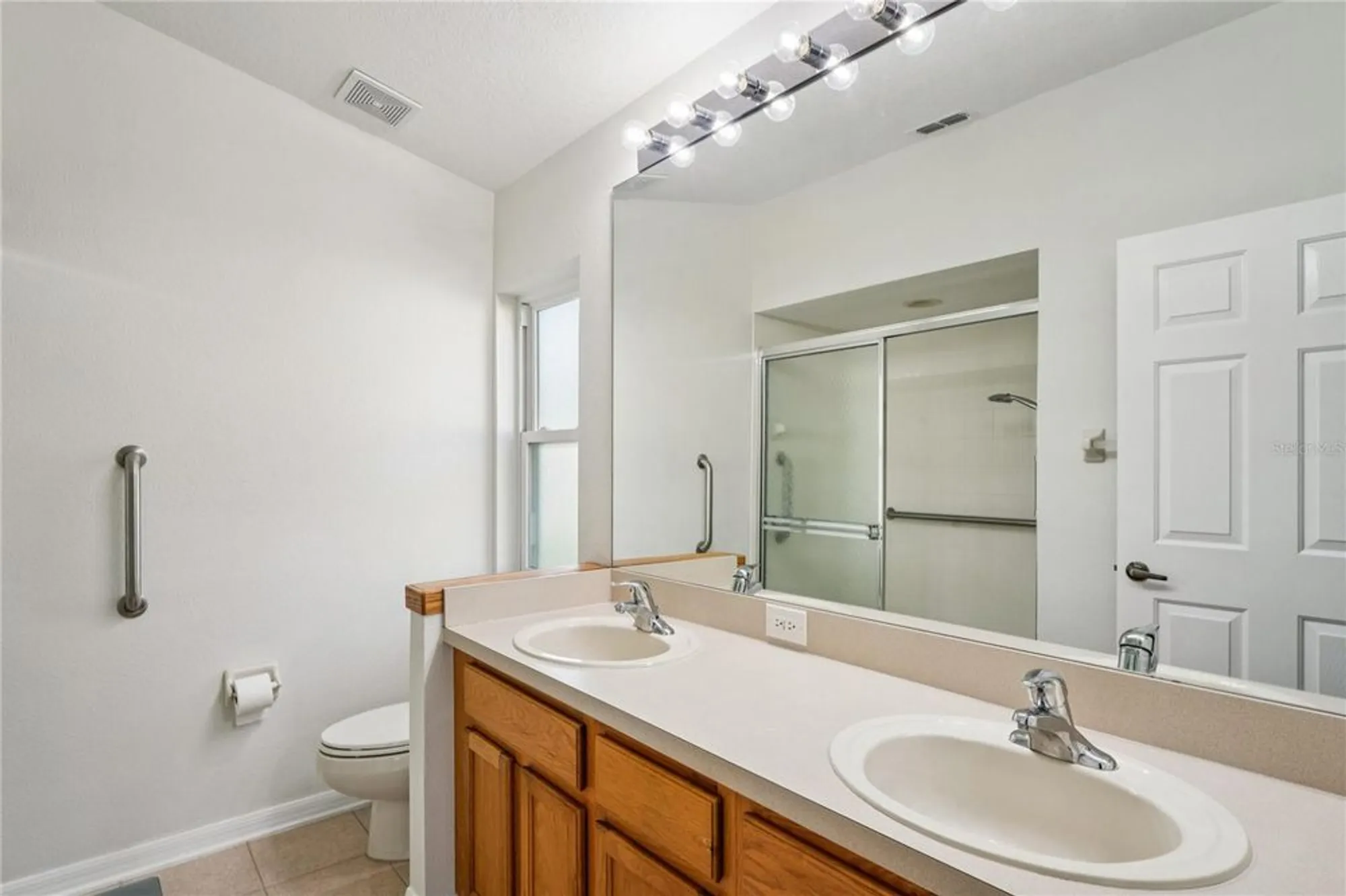 Property Slideshow image 23 of 81 | 322 greenwich cir, Spring Hill, FL, 34609