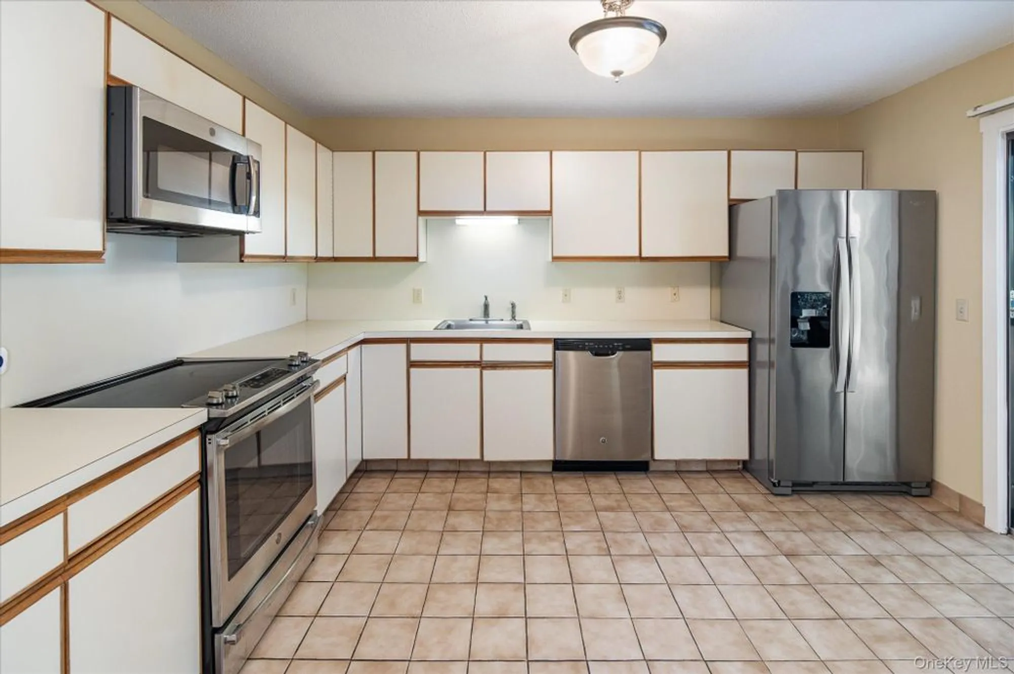 Property Slideshow image 9 of 28 | 438 heritage hls b, Somers, NY, 10589