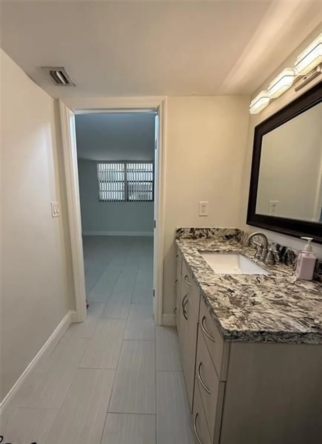 Property Slideshow image 8 of 21 | 1001 colony point cir apt 107, Pembroke Pines, FL, 33026