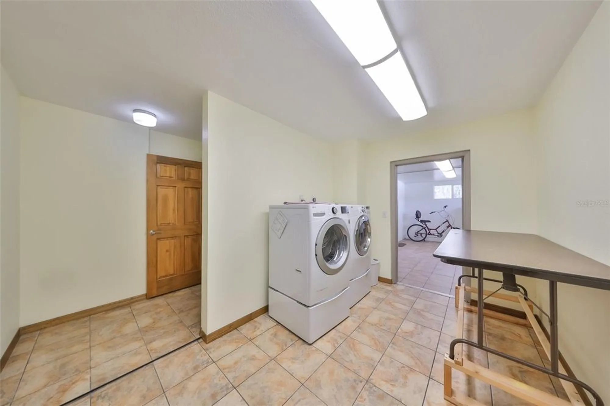 Property Slideshow image 33 of 52 | 1818 danbury dr, Sun City Center, FL, 33573