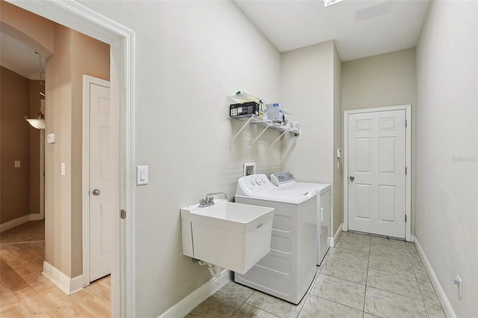 Property Slideshow image 23 of 35 | 221 sunset crest ct, Apollo Beach, FL, 33572