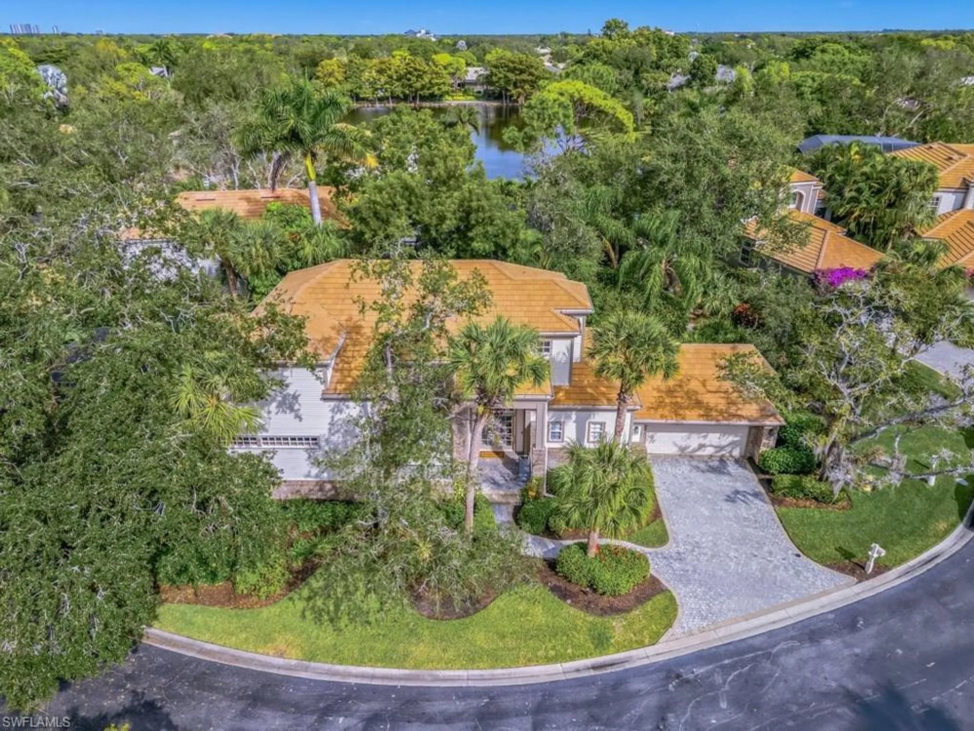 Property Slideshow image 33 of 42 | 3490 thornbury ln, Bonita Springs, FL, 34134