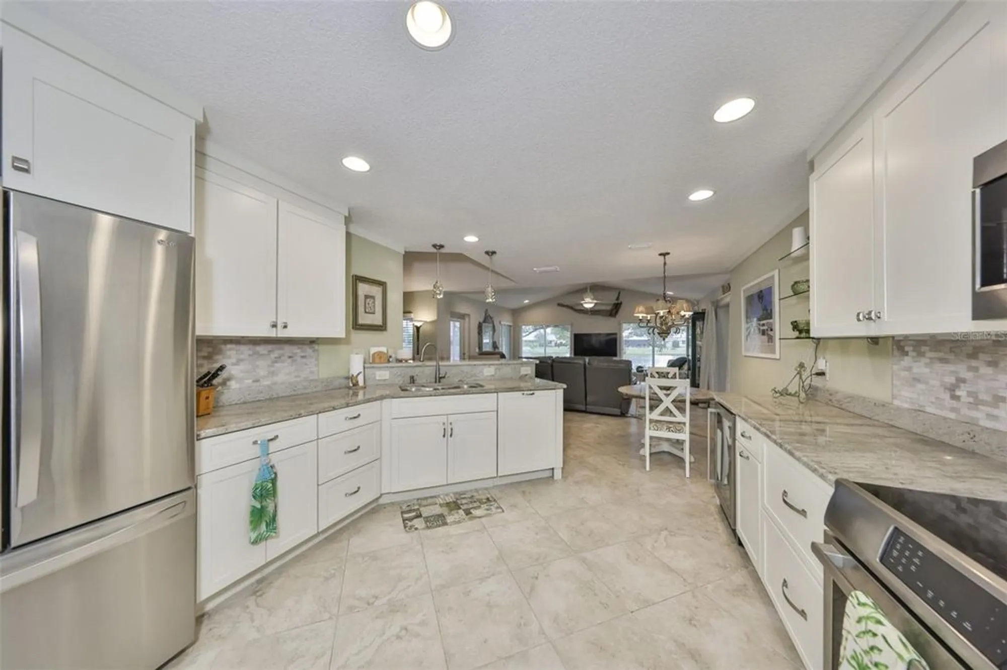 Property Slideshow image 13 of 59 | 1928 east view dr, Sun City Center, FL, 33573