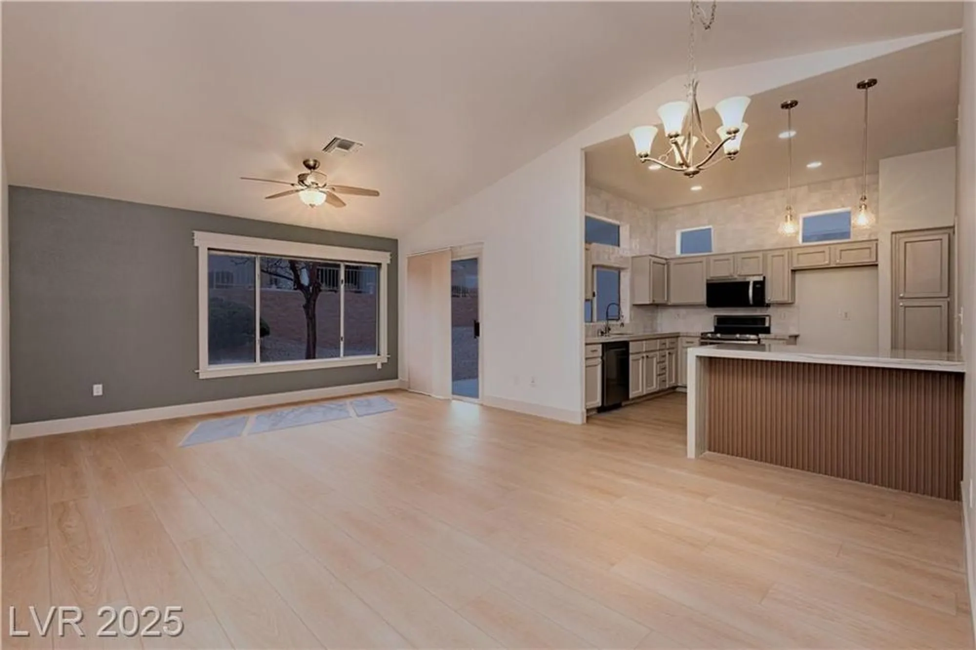 Property Slideshow image 21 of 46 | 10309 georgetown pl, Las Vegas, NV, 89134