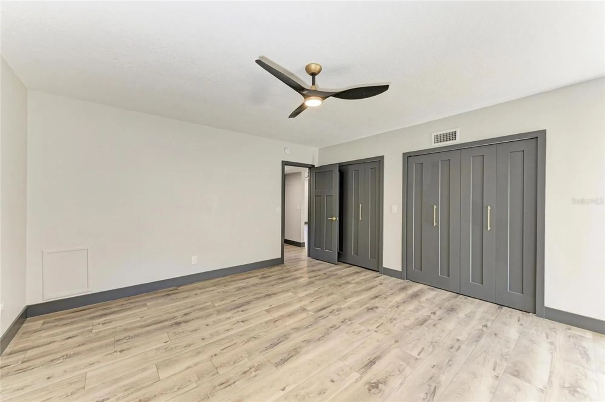 Property Slideshow image 20 of 35 | 2435 sumatran way 35, Clearwater, FL, 33763