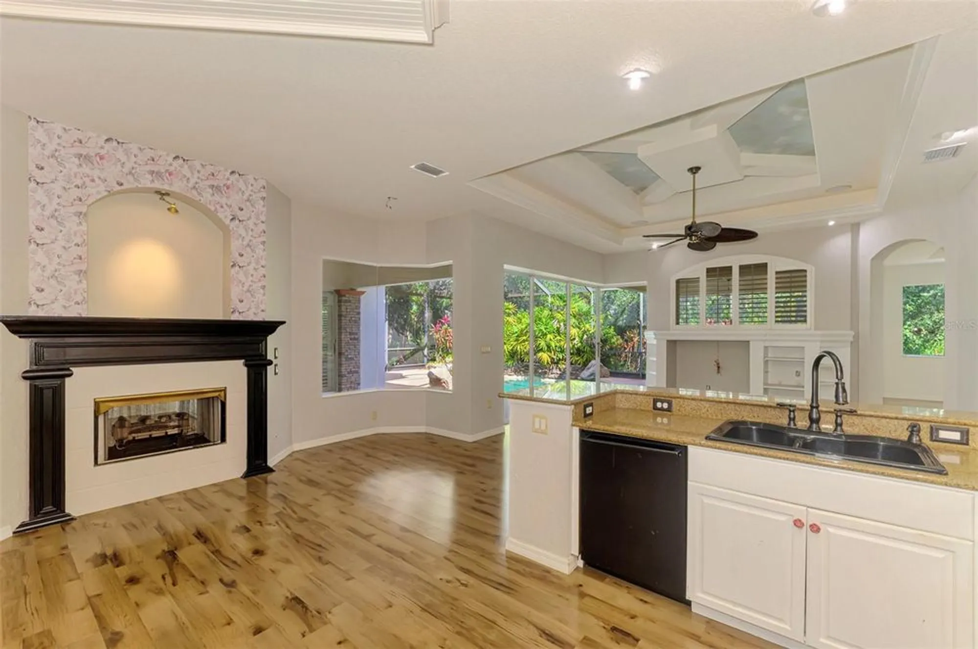 Property Slideshow image 21 of 79 | 4889 carrington cir, Sarasota, FL, 34243