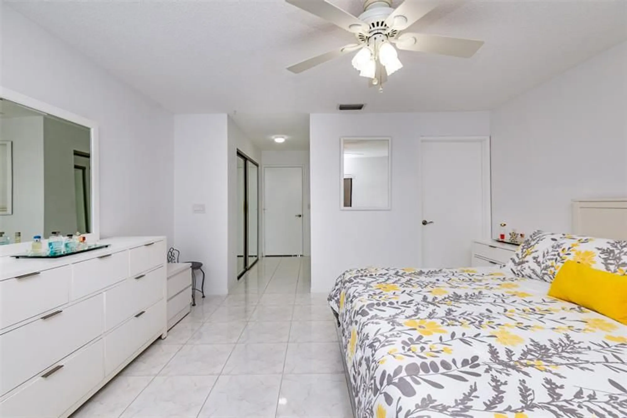 Property Slideshow image 14 of 45 | 8077 whispering palm dr # 1, Boca Raton, FL, 33496