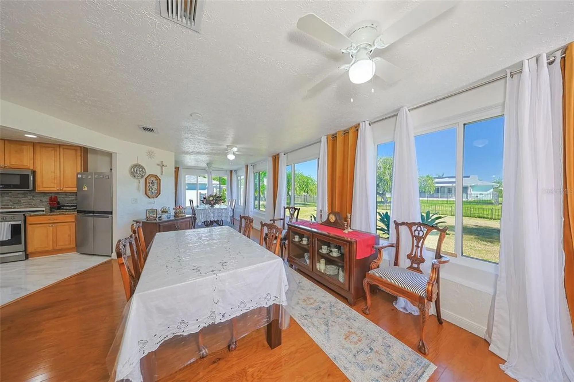 Property Slideshow image 10 of 39 | 627 fort duquesna dr, Sun City Center, FL, 33573