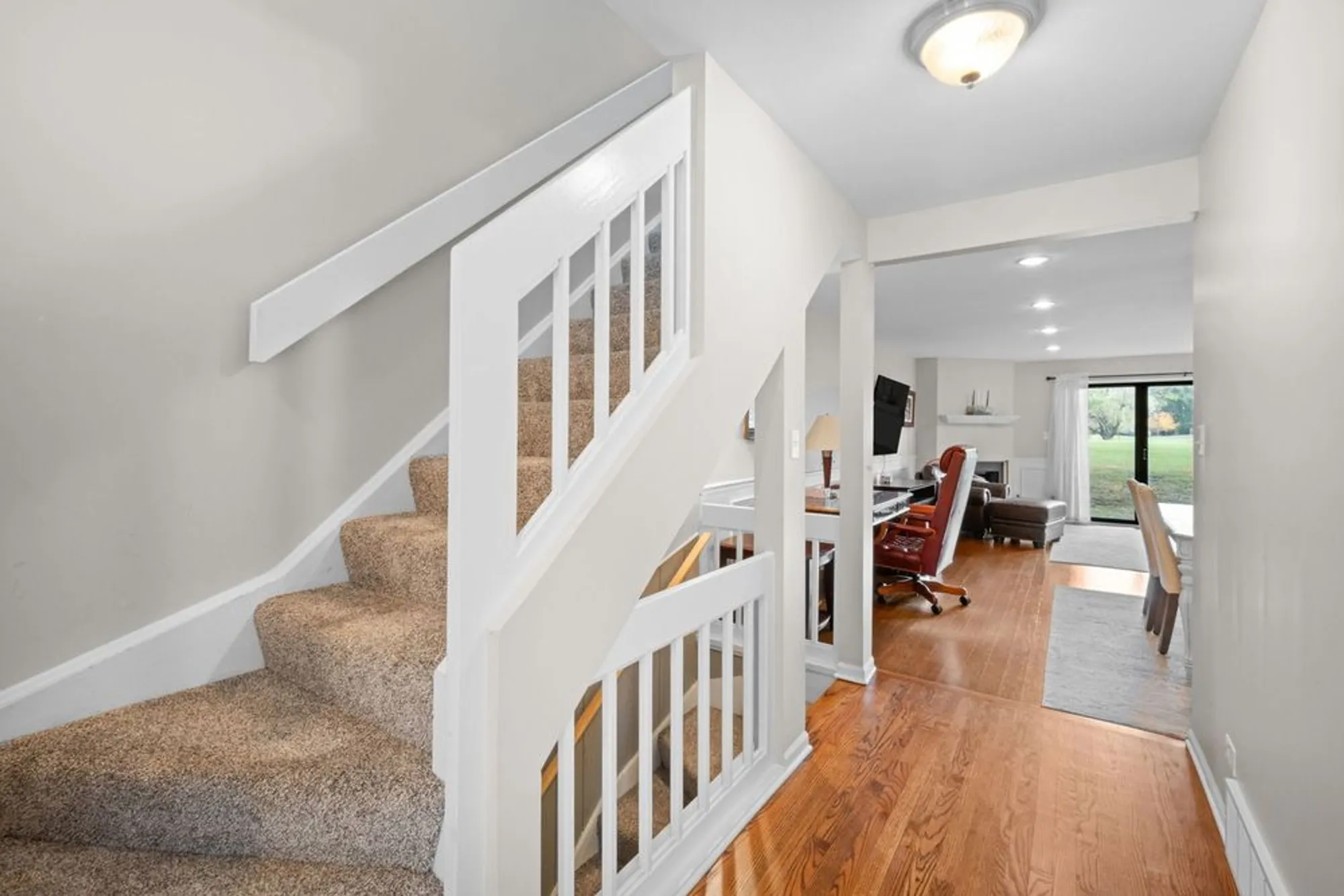 Property Slideshow image 3 of 31 | 429 valley view rd, Lake Barrington, IL, 60010