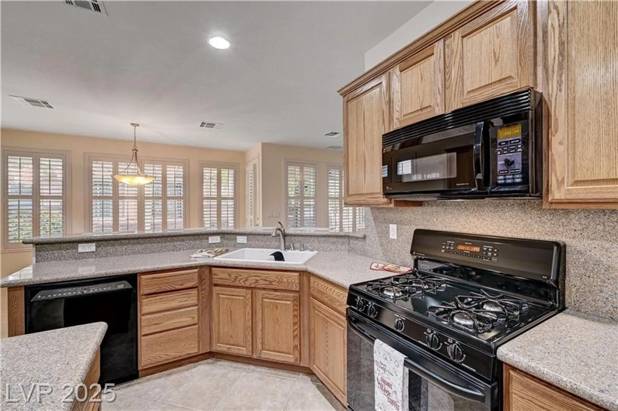 Property Slideshow image 19 of 96 | 10372 abisso dr, Las Vegas, NV, 89135