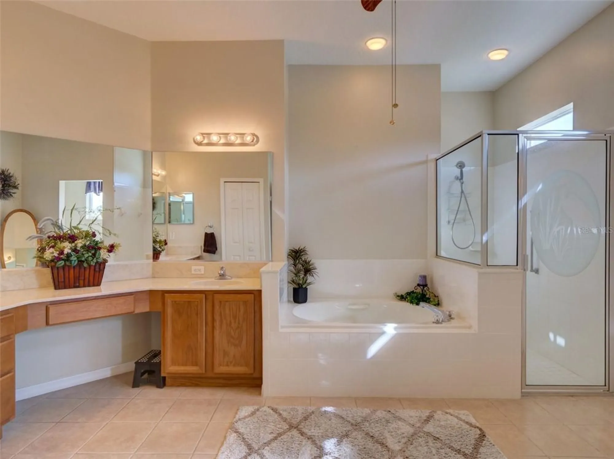 Property Slideshow image 15 of 30 | 25301 forest oak ct, Leesburg, FL, 34748