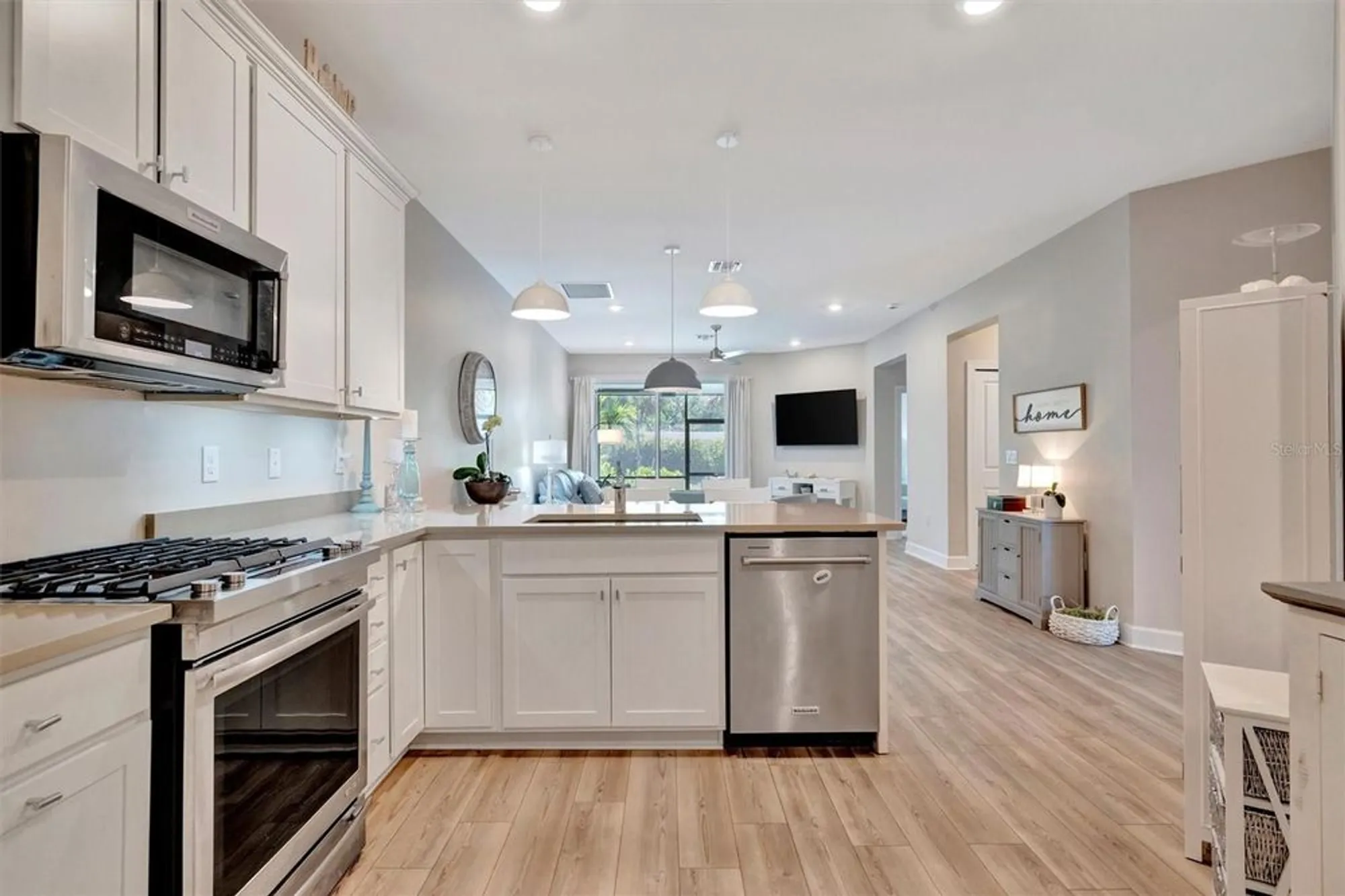 Property Slideshow image 5 of 59 | 25069 pearl lake cir, Englewood, FL, 34223