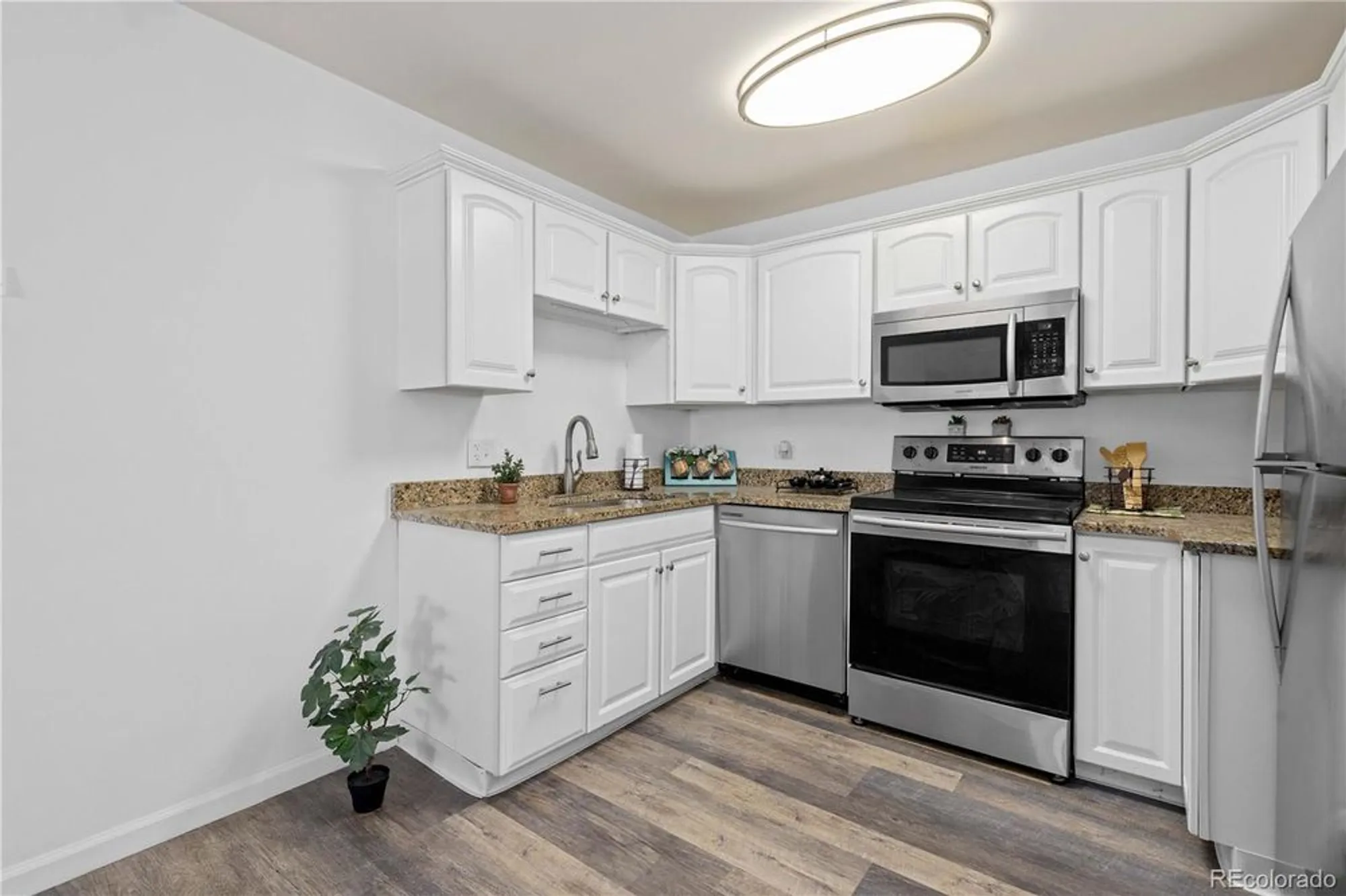 Property Slideshow image 6 of 48 | 755 s alton way 9d, Denver, CO, 80247