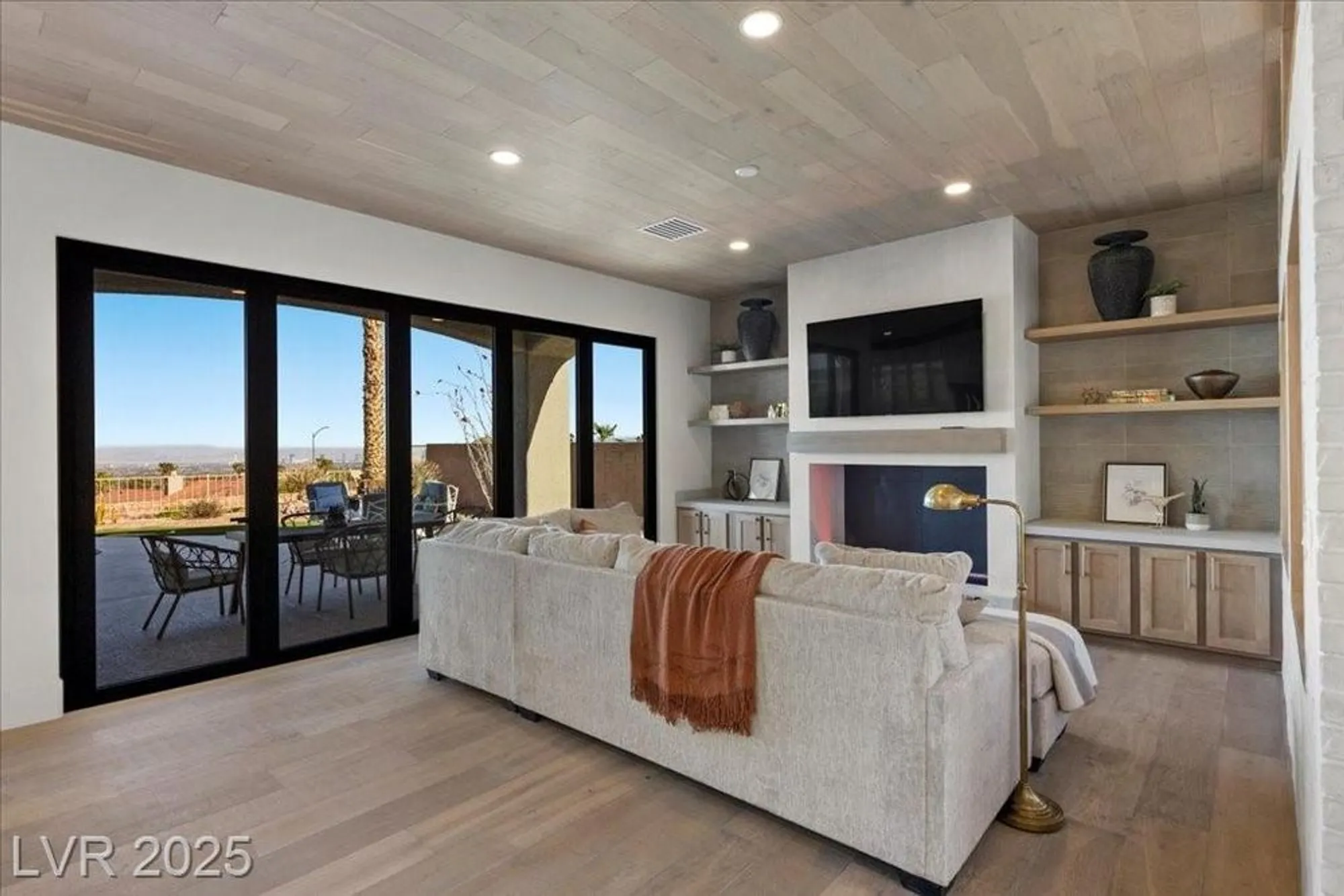 Property Slideshow image 15 of 78 | 2508 faiss dr, Las Vegas, NV, 89134