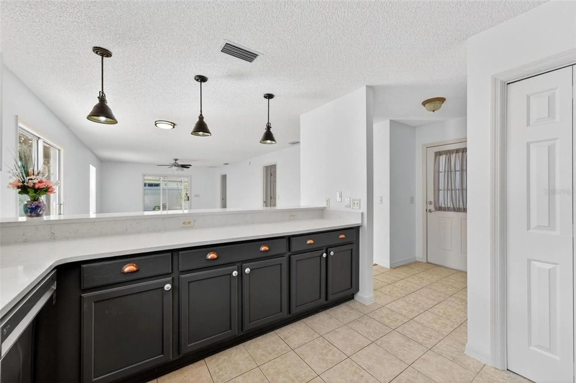 Property Slideshow image 16 of 57 | 2446 kenmore ln, The Villages, FL, 32162