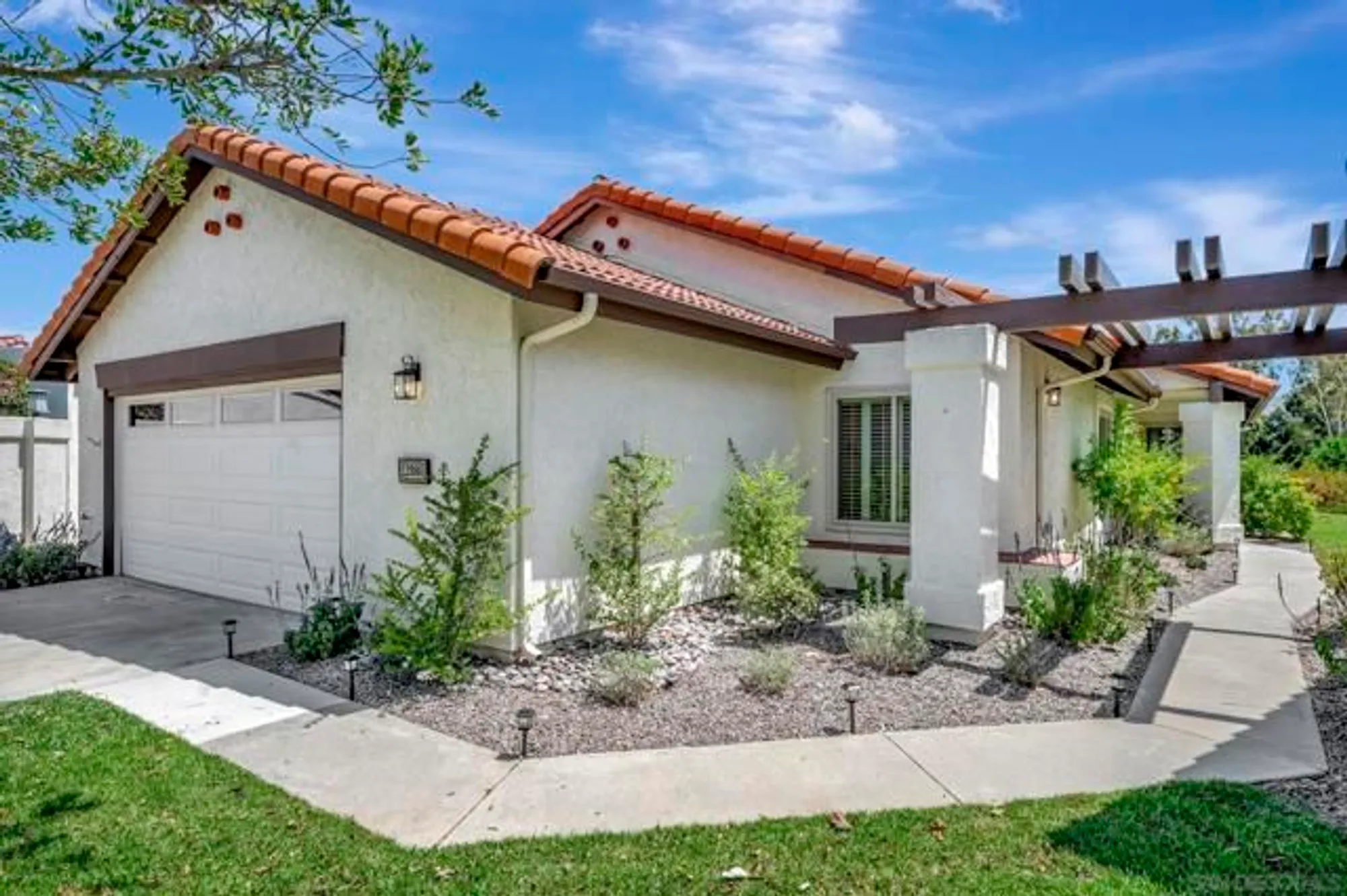 Property Slideshow image 4 of 49 | 12880 circulo dardo, San Diego, CA, 92128