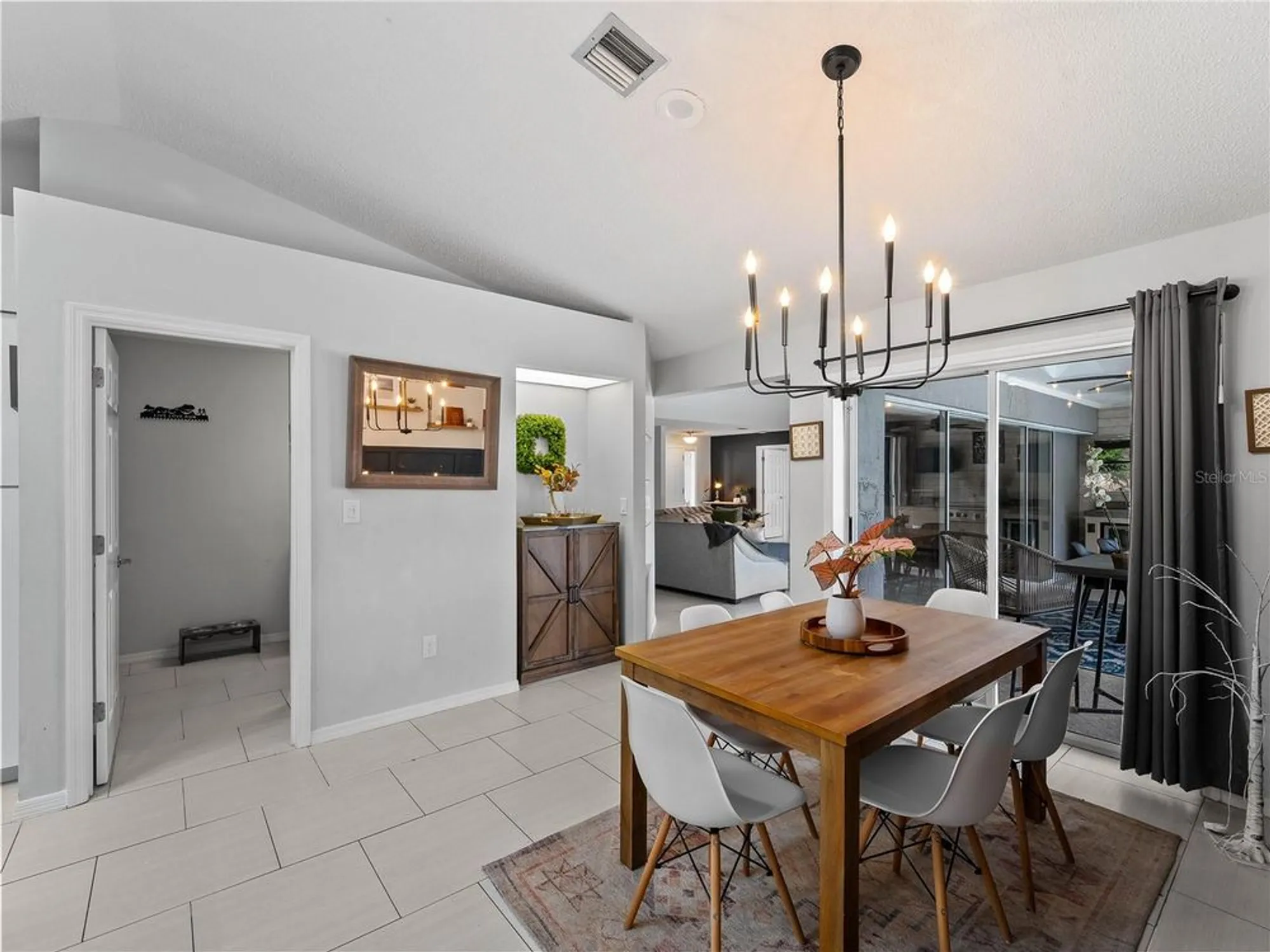 Property Slideshow image 22 of 61 | 523 warwick dr, Venice, FL, 34293