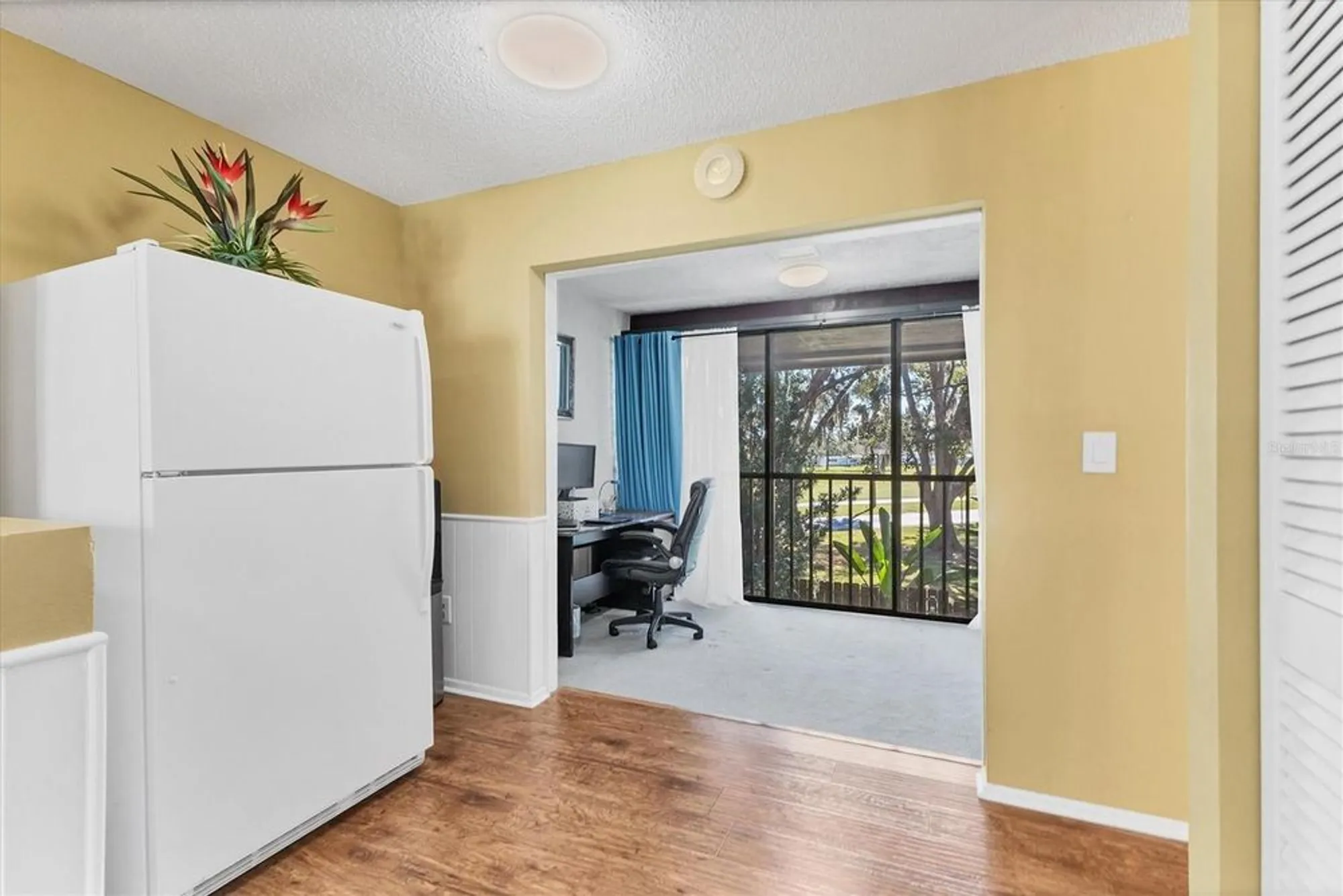Property Slideshow image 11 of 34 | 1111 w faith cir apt 2004, Bradenton, FL, 34212