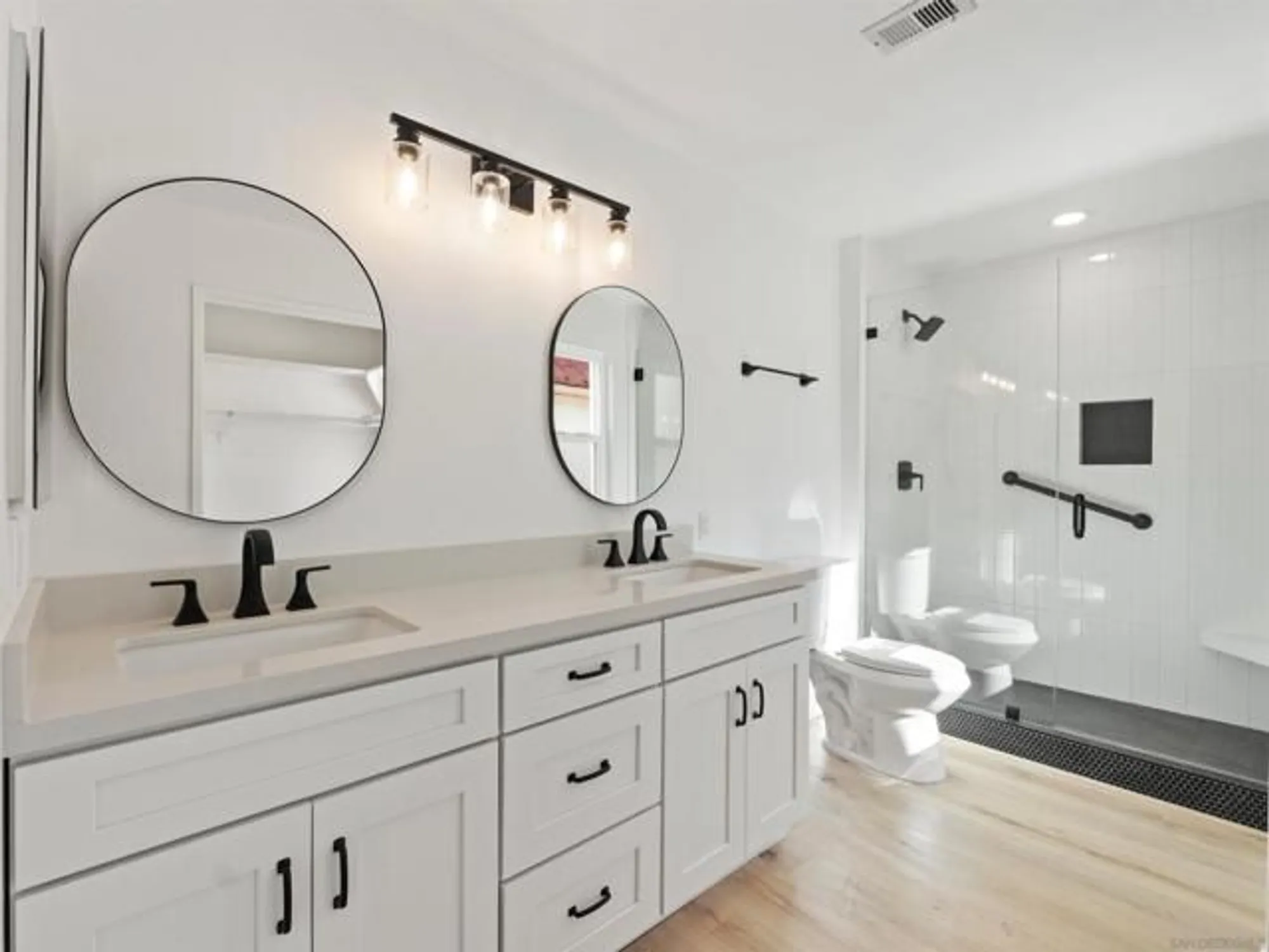 Property Slideshow image 16 of 31 | 3579 twilight ln, Oceanside, CA, 92056