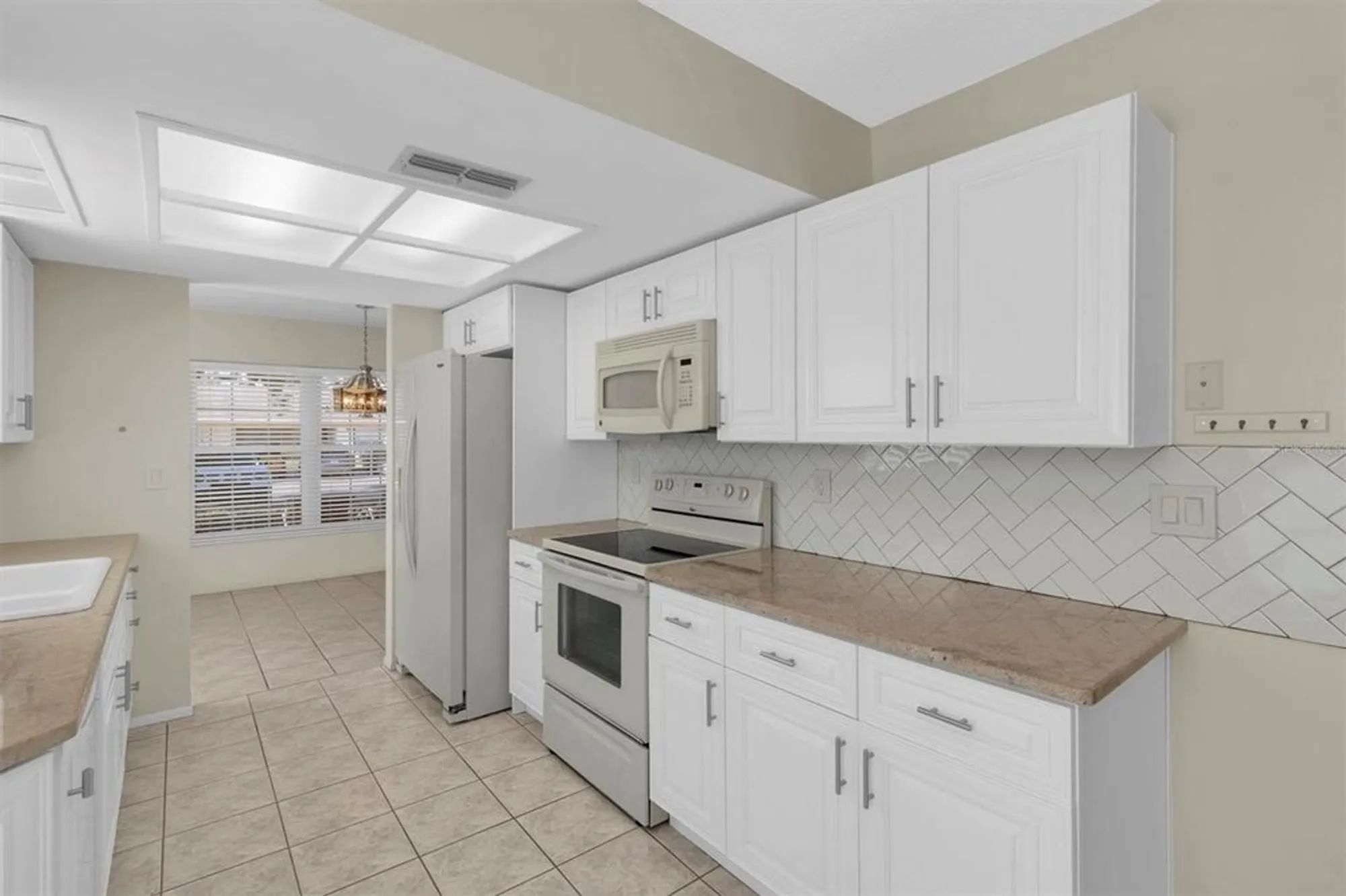 Property Slideshow image 13 of 64 | 4814 grist mill cir, New Port Richey, FL, 34655