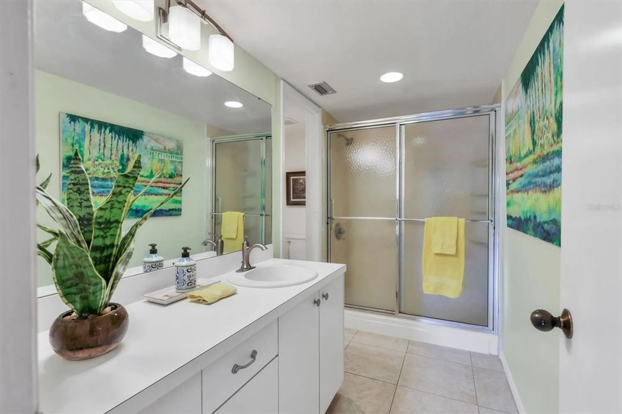 Property Slideshow image 31 of 63 | 6465 carrington cir 44, Sarasota, FL, 34238