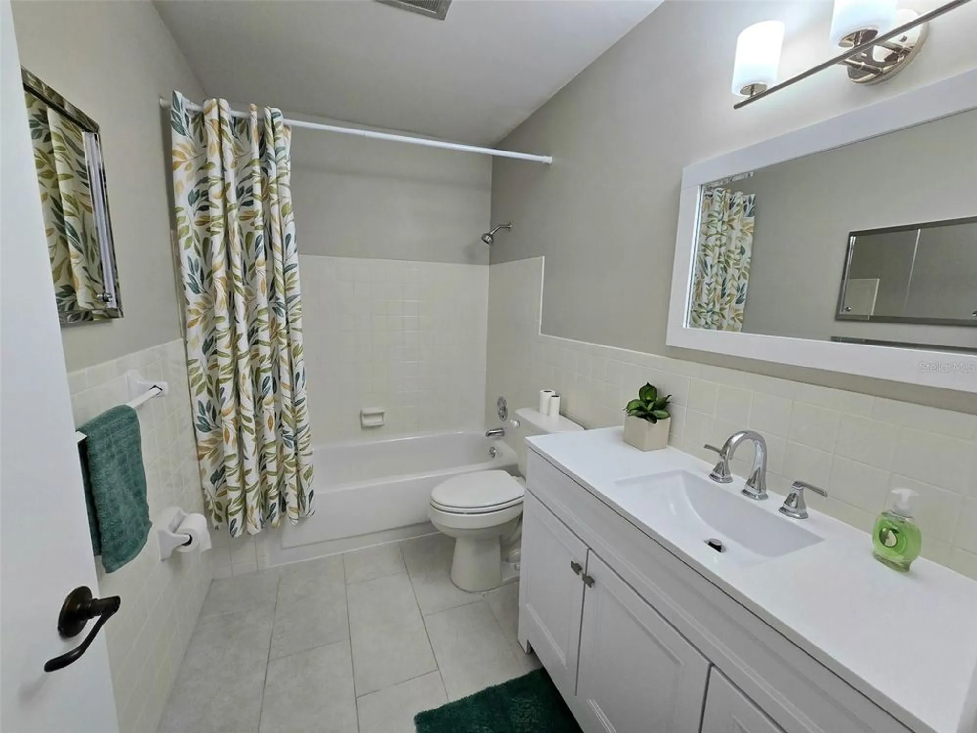 Property Slideshow image 20 of 26 | 2360 world parkway blvd apt 36, Clearwater, FL, 33763