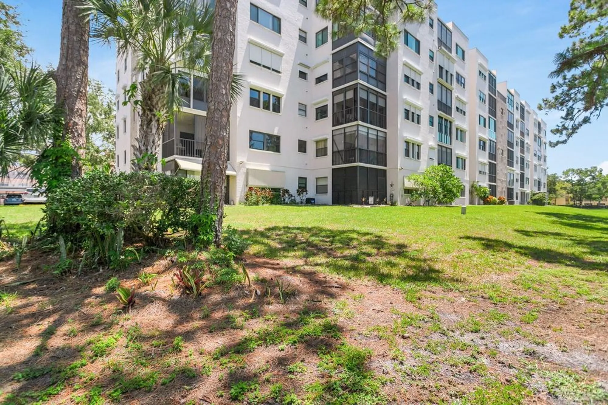 Property Slideshow image 43 of 77 | 8186 terrace garden dr n unit 101, St Petersburg, FL, 33709