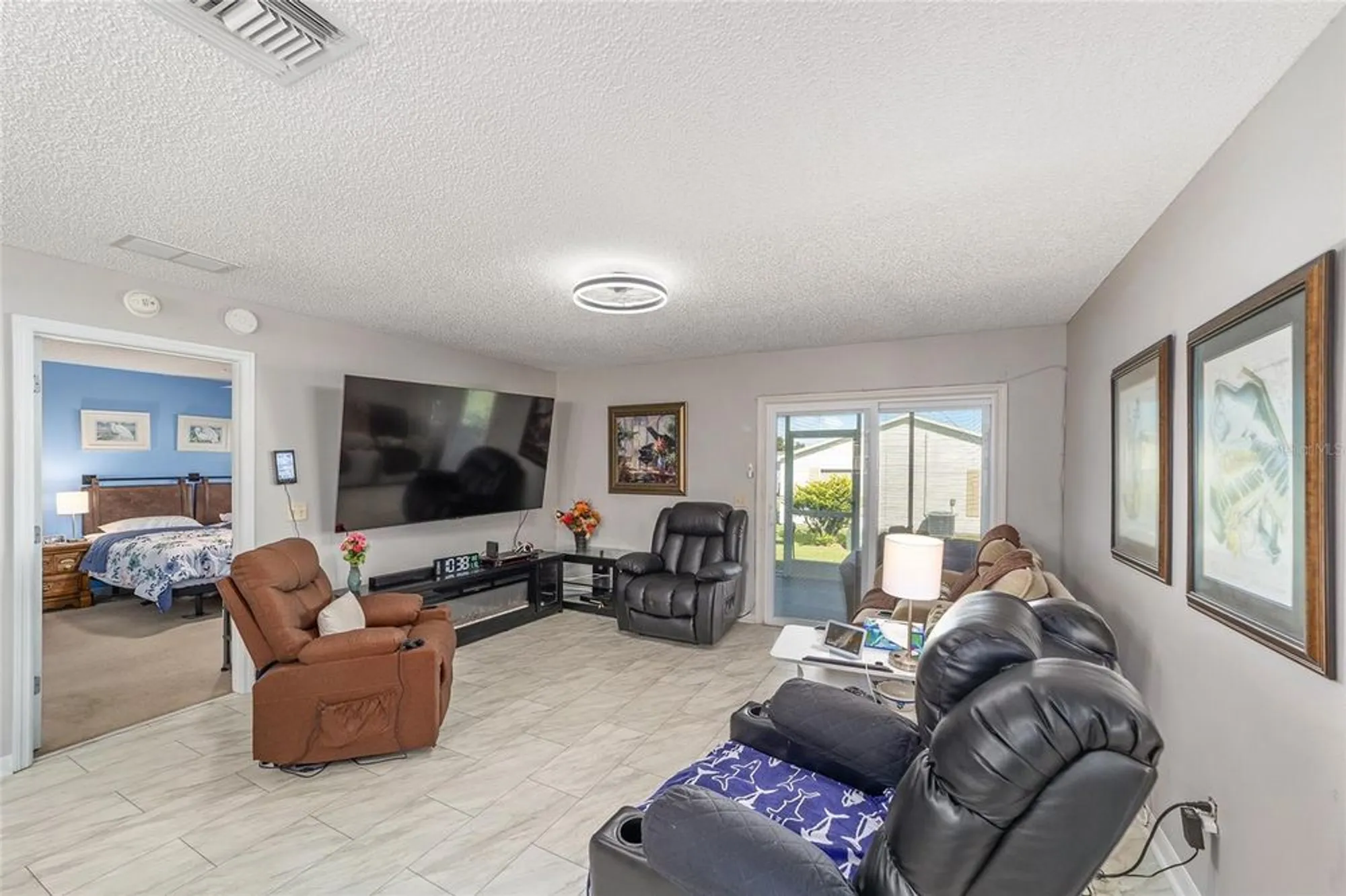 Property Slideshow image 5 of 40 | 8143 se 175th columbia pl, The Villages, FL, 32162