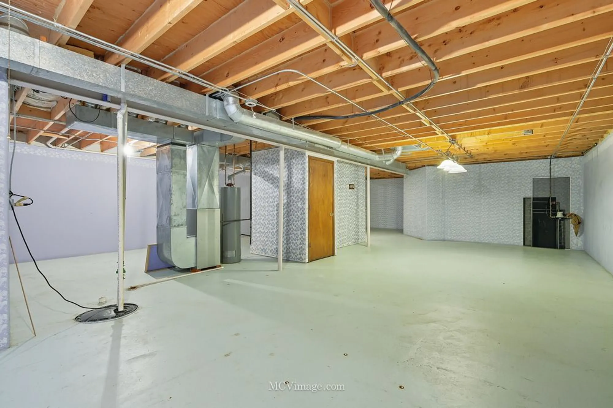 Property Slideshow image 17 of 25 | 18434 lakeview cir, Tinley Park, IL, 60477