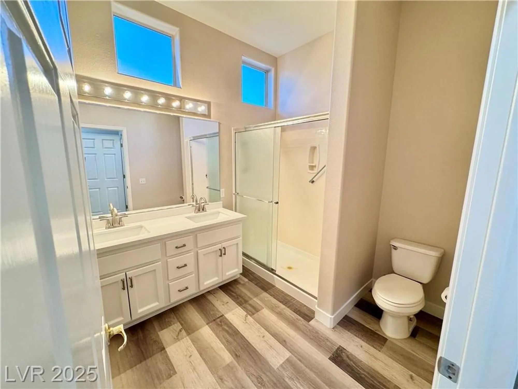 Property Slideshow image 18 of 98 | 10316 bent brook pl, Las Vegas, NV, 89134
