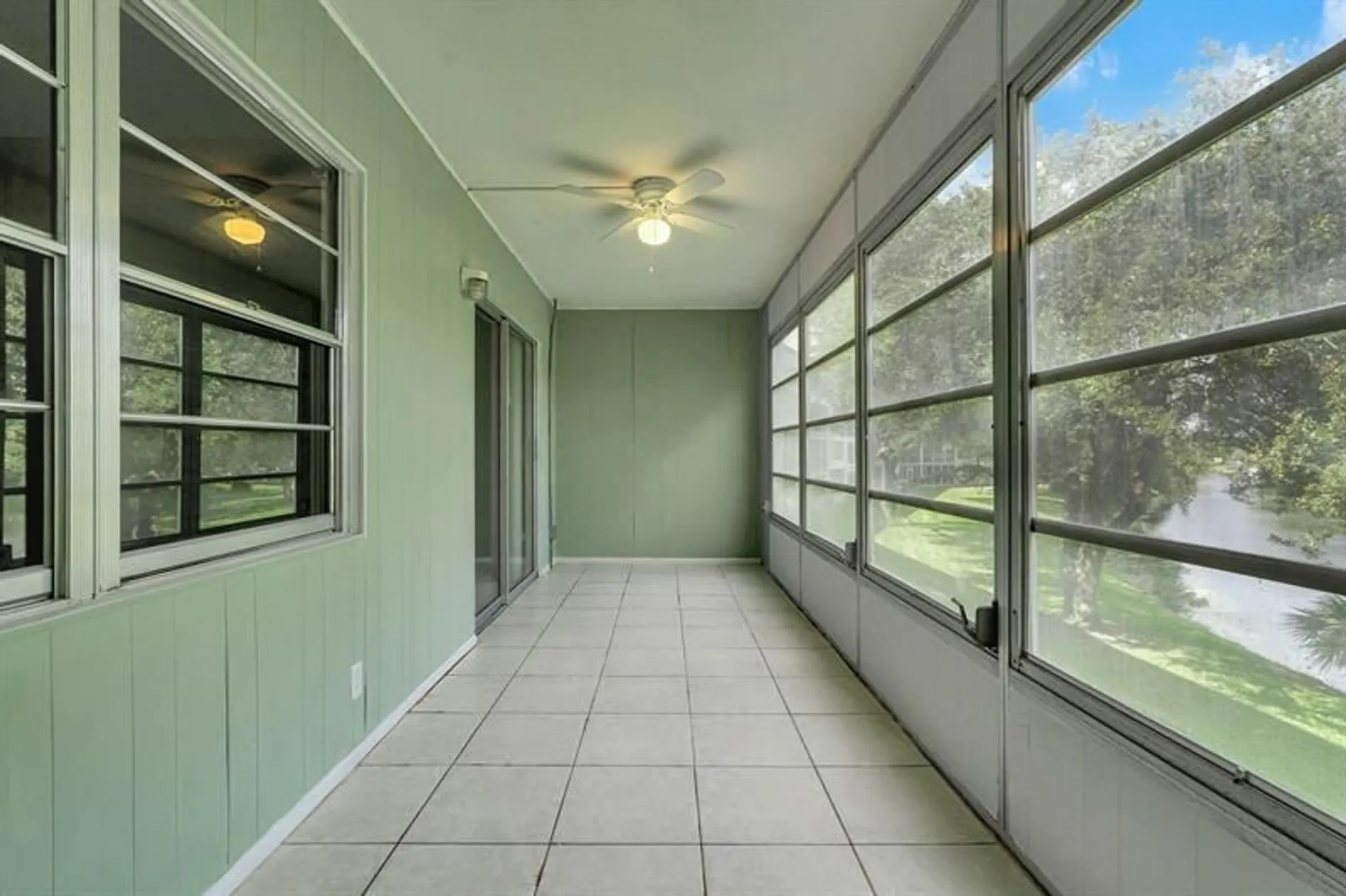 Property Slideshow image 32 of 47 | 2038 newport h # 2038, Deerfield Beach, FL, 33442