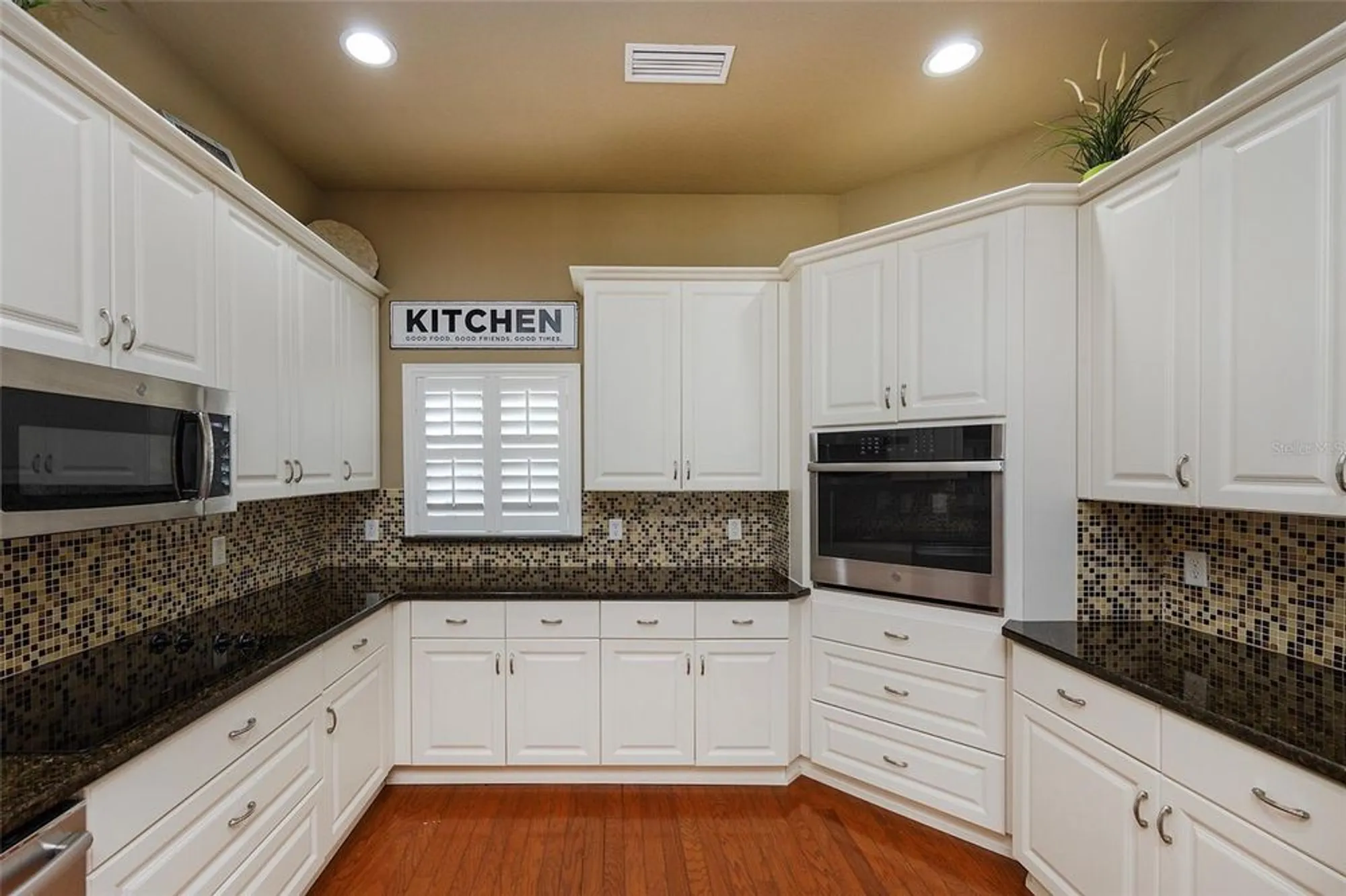 Property Slideshow image 32 of 66 | 6065 spruce point cir, Port Orange, FL, 32128