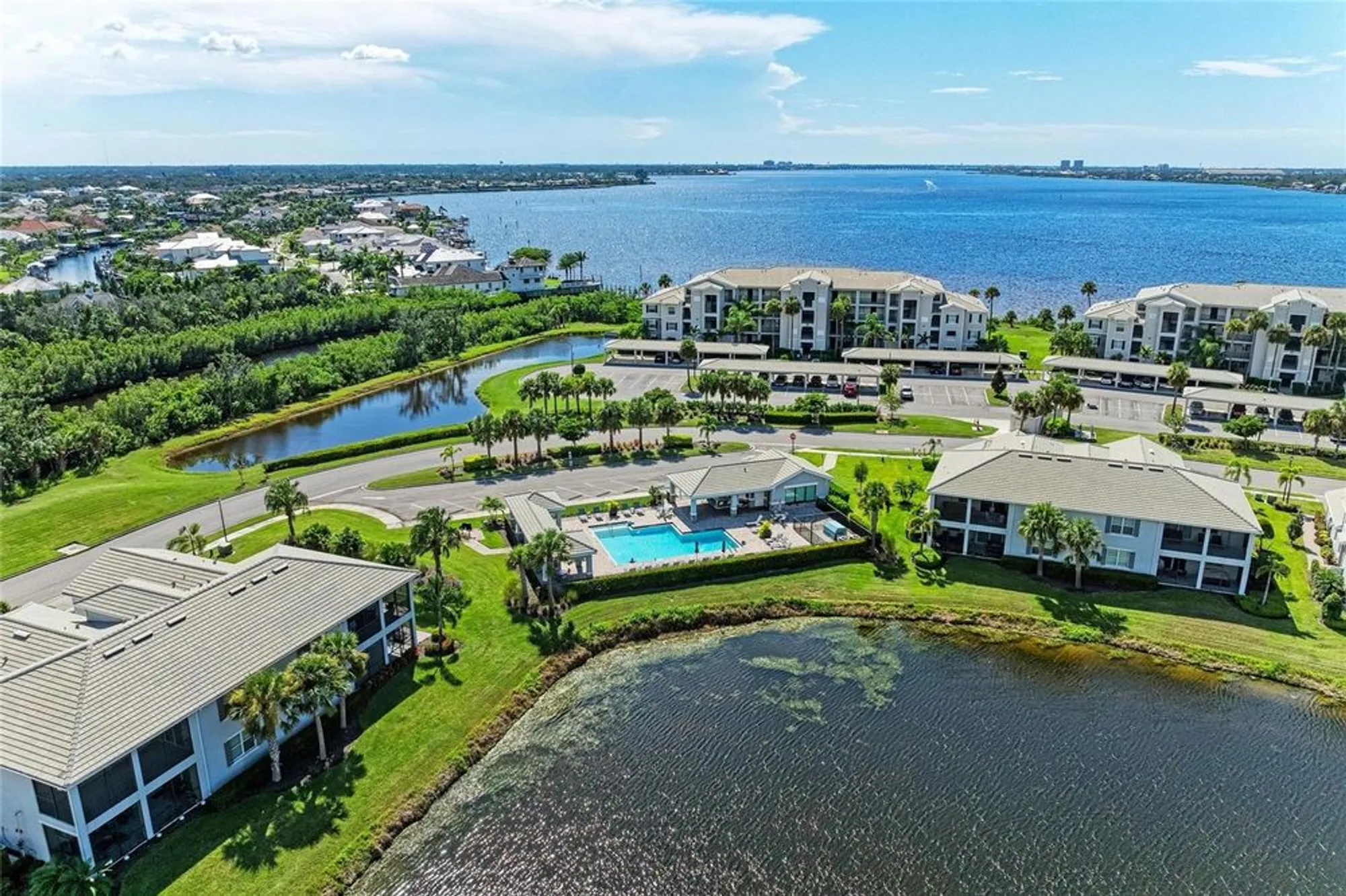 Property Slideshow image 38 of 57 | 1010 tidewater shores loop 304, Bradenton, FL, 34208