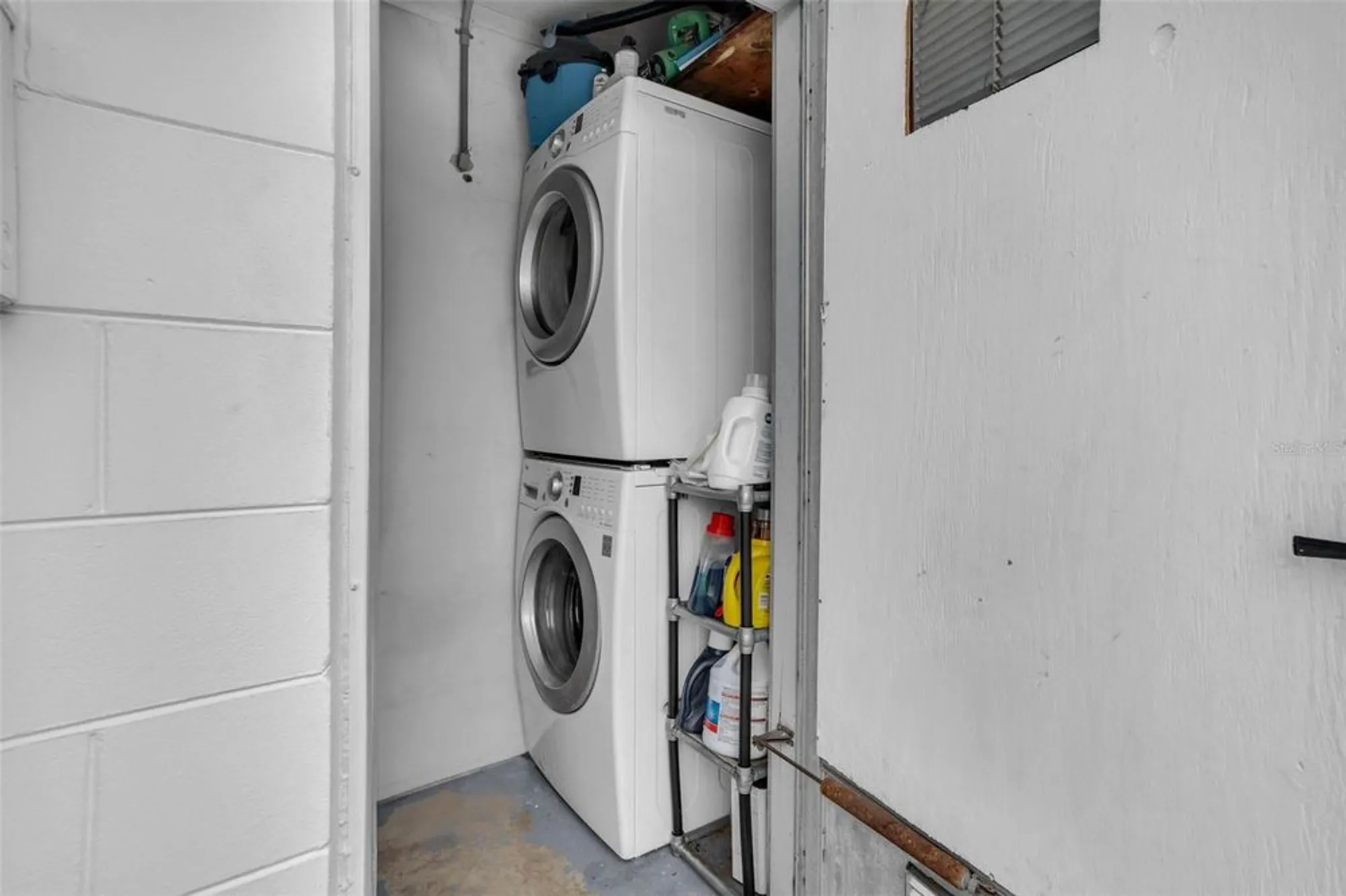 Property Slideshow image 18 of 27 | 12400 park blvd 206, Seminole, FL, 33772