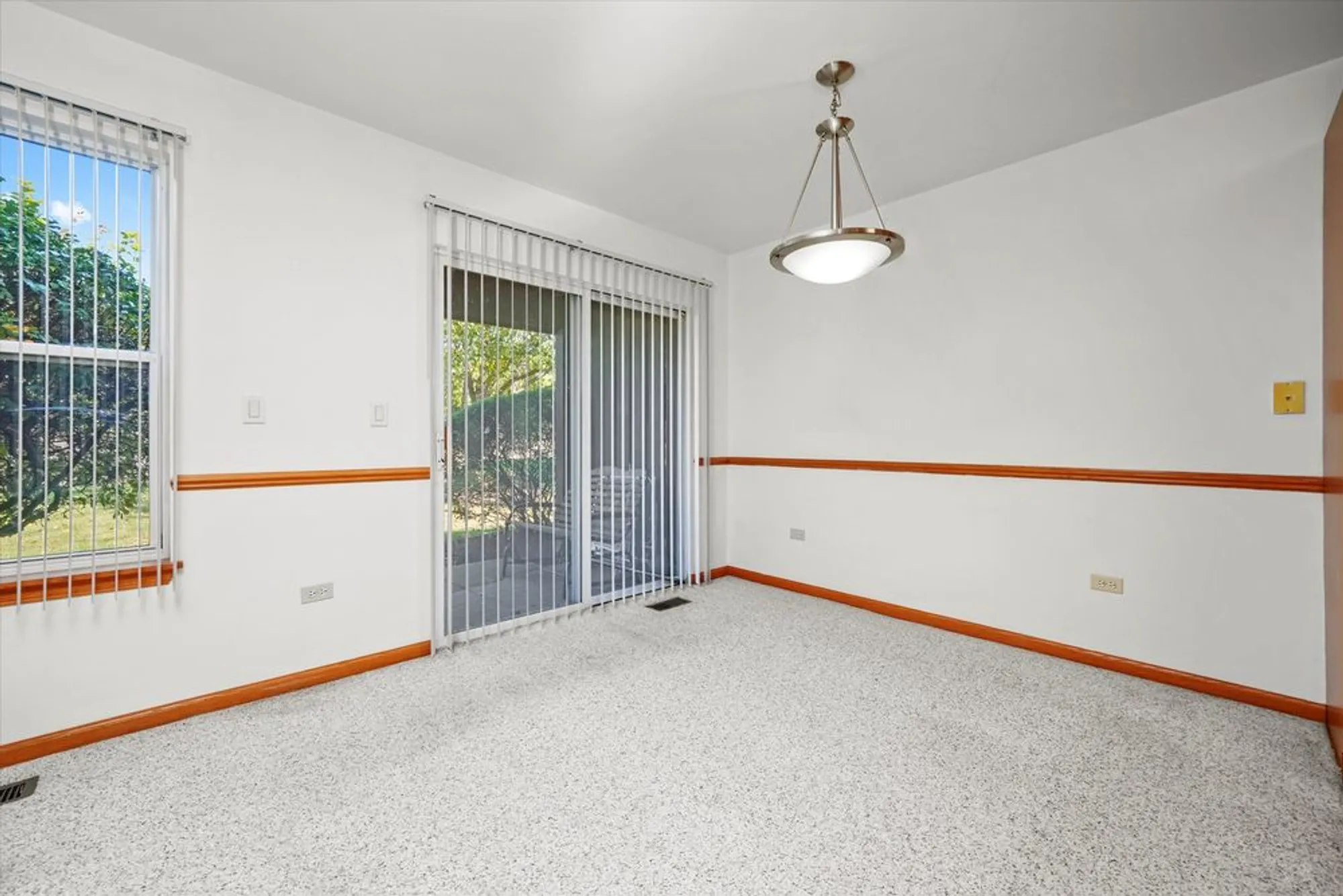 Property Slideshow image 4 of 15 | 20862 w torrey pines 2b, Plainfield, IL, 60544