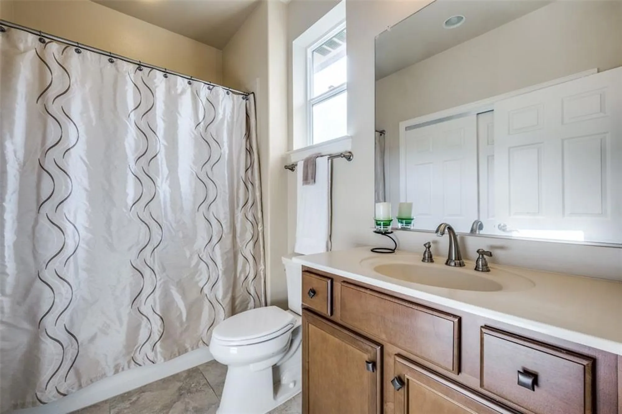 Property Slideshow image 26 of 39 | 11800 southerland dr, Denton, TX, 76207