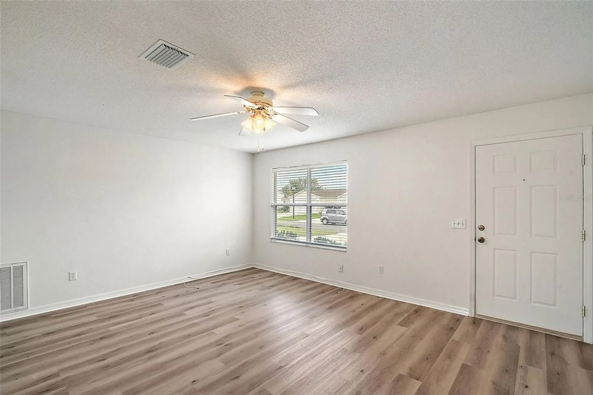 Property Slideshow image 7 of 25 | 2788 privada dr, The Villages, FL, 32162