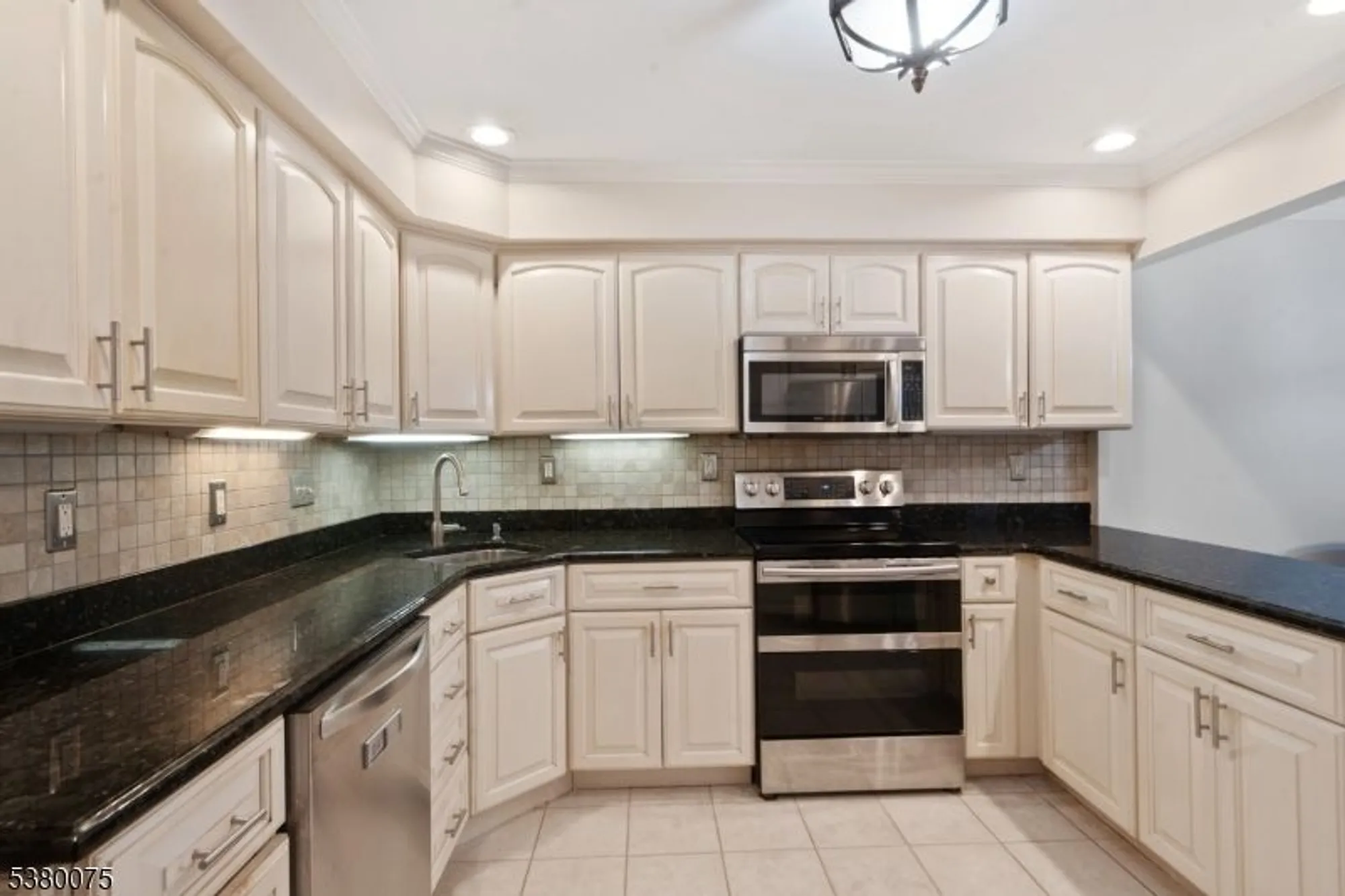 Property Slideshow image 8 of 40 | 16 galway dr, Mendham, NJ, 07945