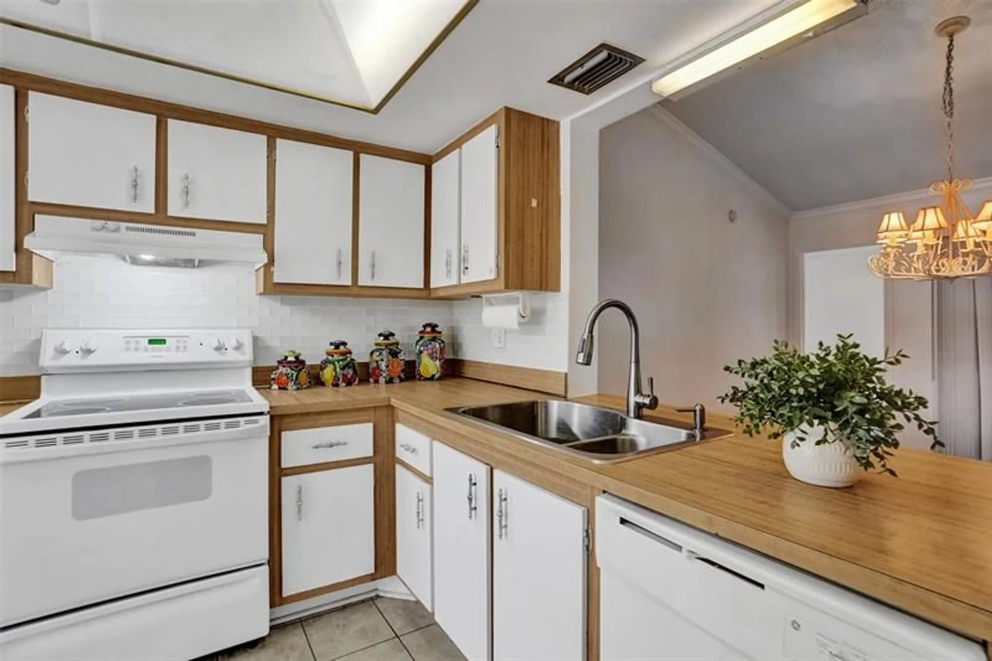 Property Slideshow image 4 of 85 | 2261 sw 15th pl, Deerfield Beach, FL, 33442