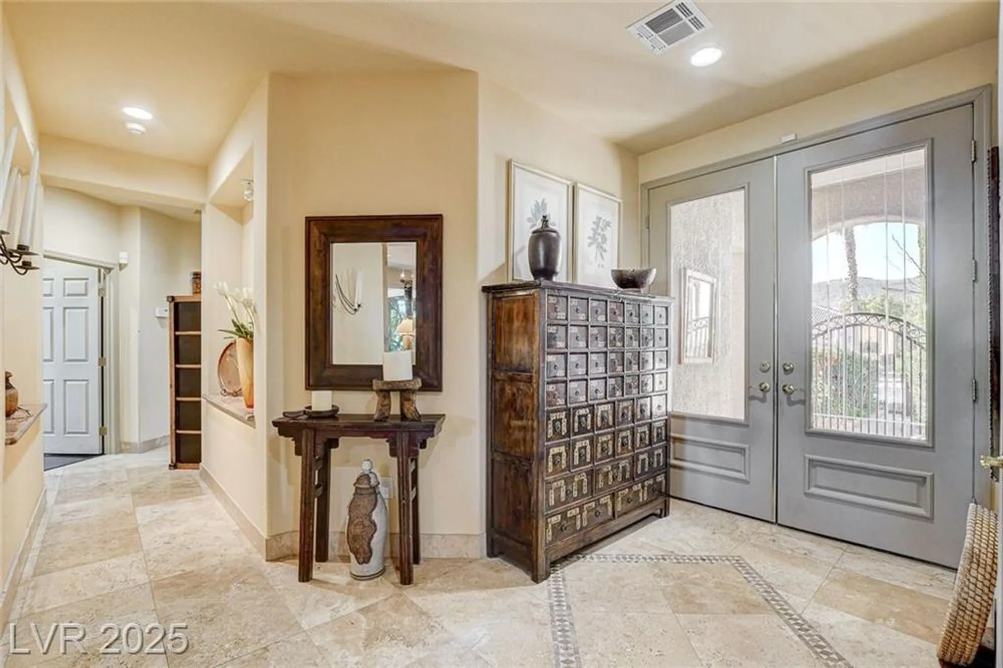 Property Slideshow image 16 of 56 | 5152 vincitor st, Las Vegas, NV, 89135