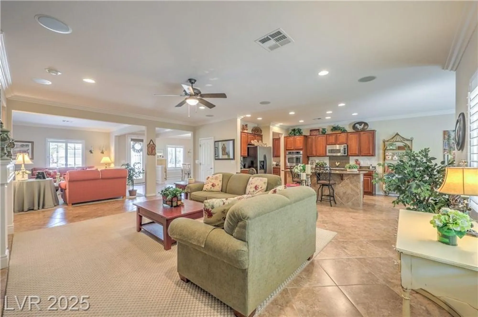 Property Slideshow image 13 of 39 | 2225 blackburn hills ave, Henderson, NV, 89044