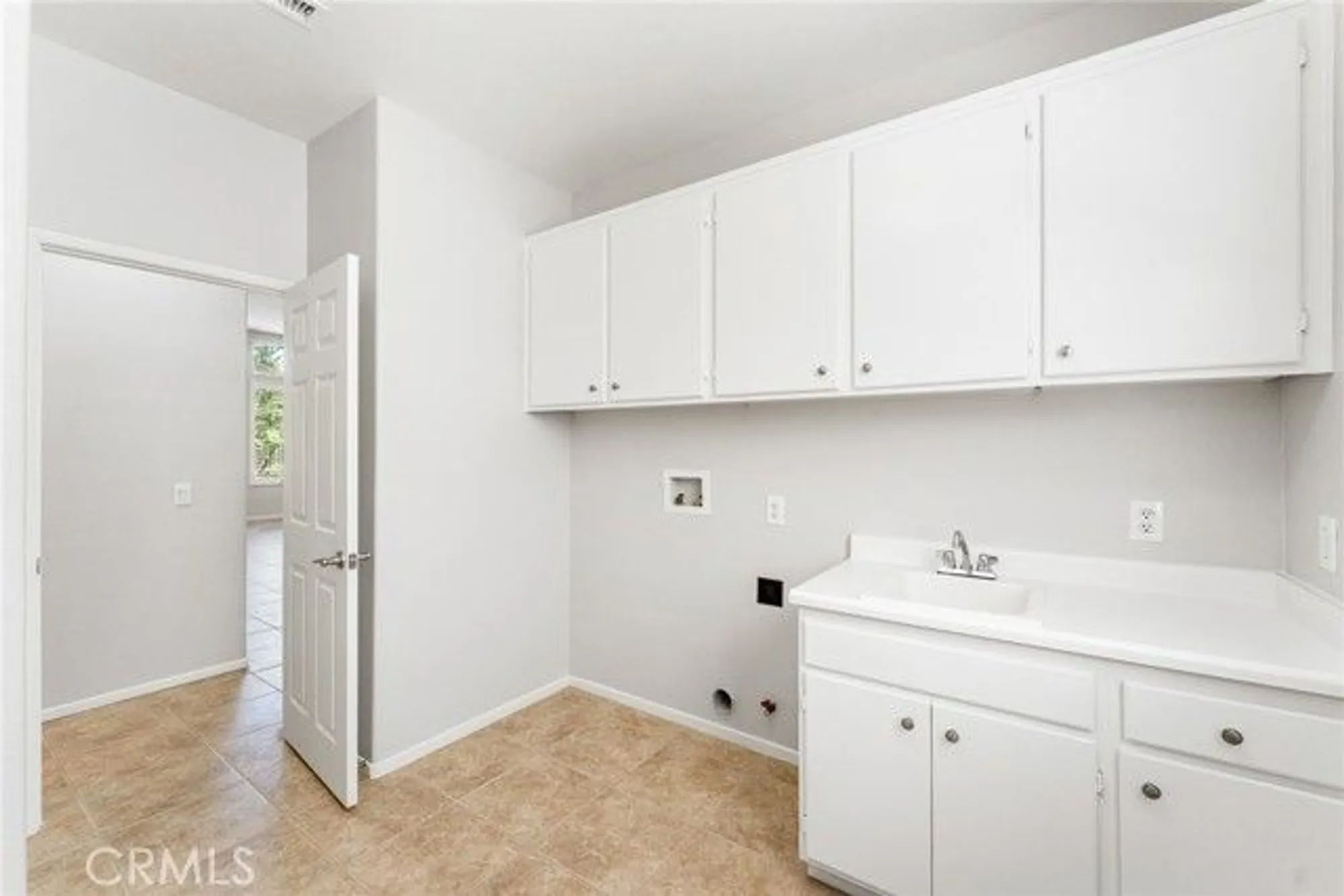 Property Slideshow image 17 of 43 | 28641 coolwater ct, Menifee, CA, 92584