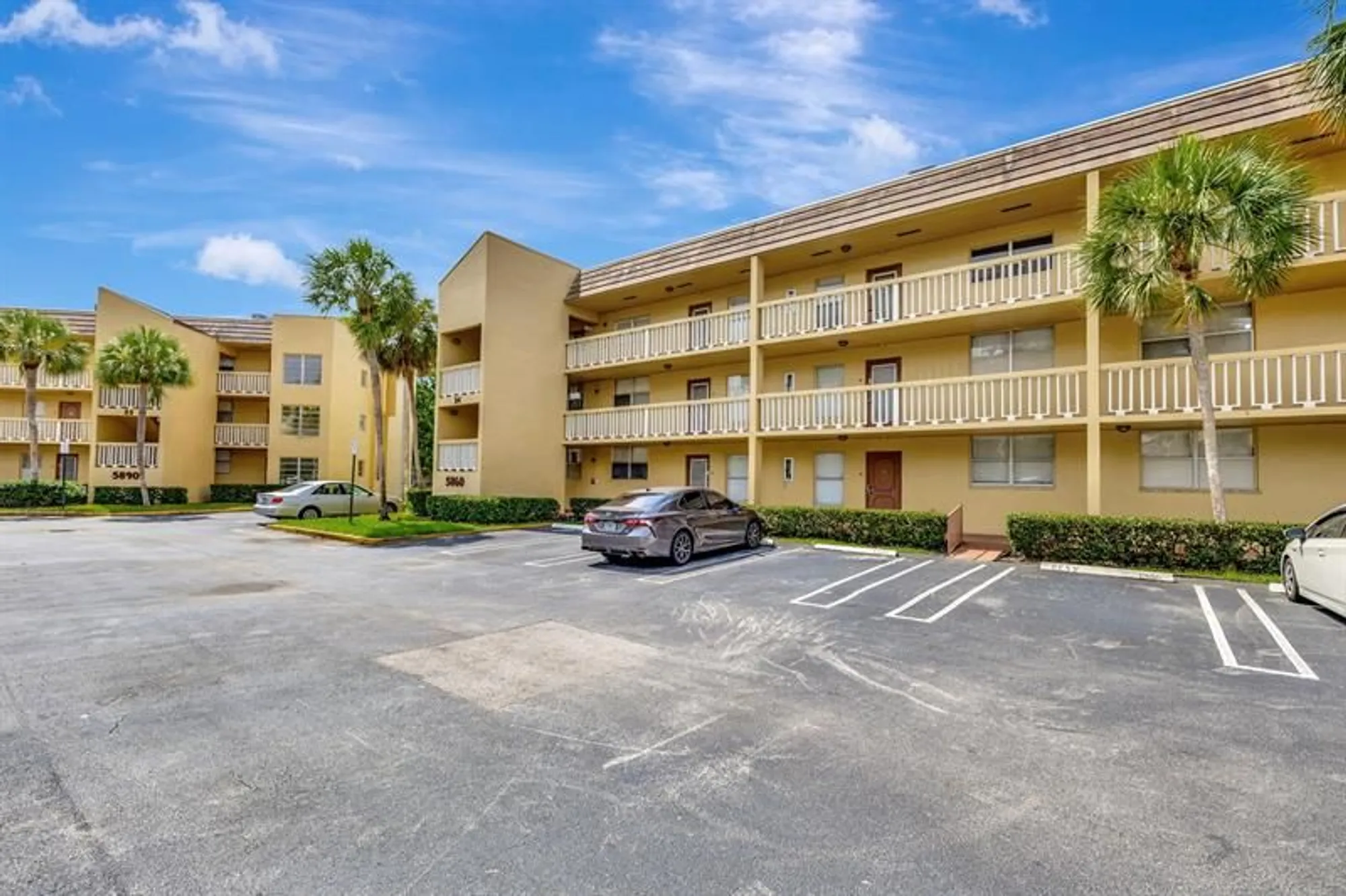 Property Slideshow image 16 of 31 | 5860 nw 64th ave apt 201, Tamarac, FL, 33319