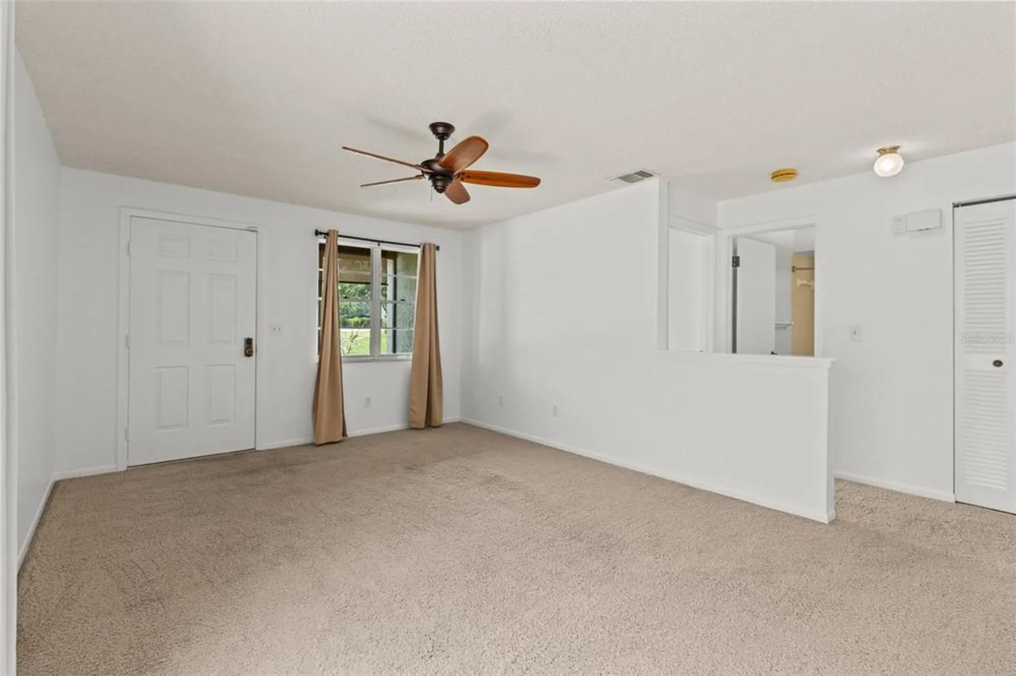Property Slideshow image 6 of 36 | 1163 orange tree cir d, Palm Harbor, FL, 34684