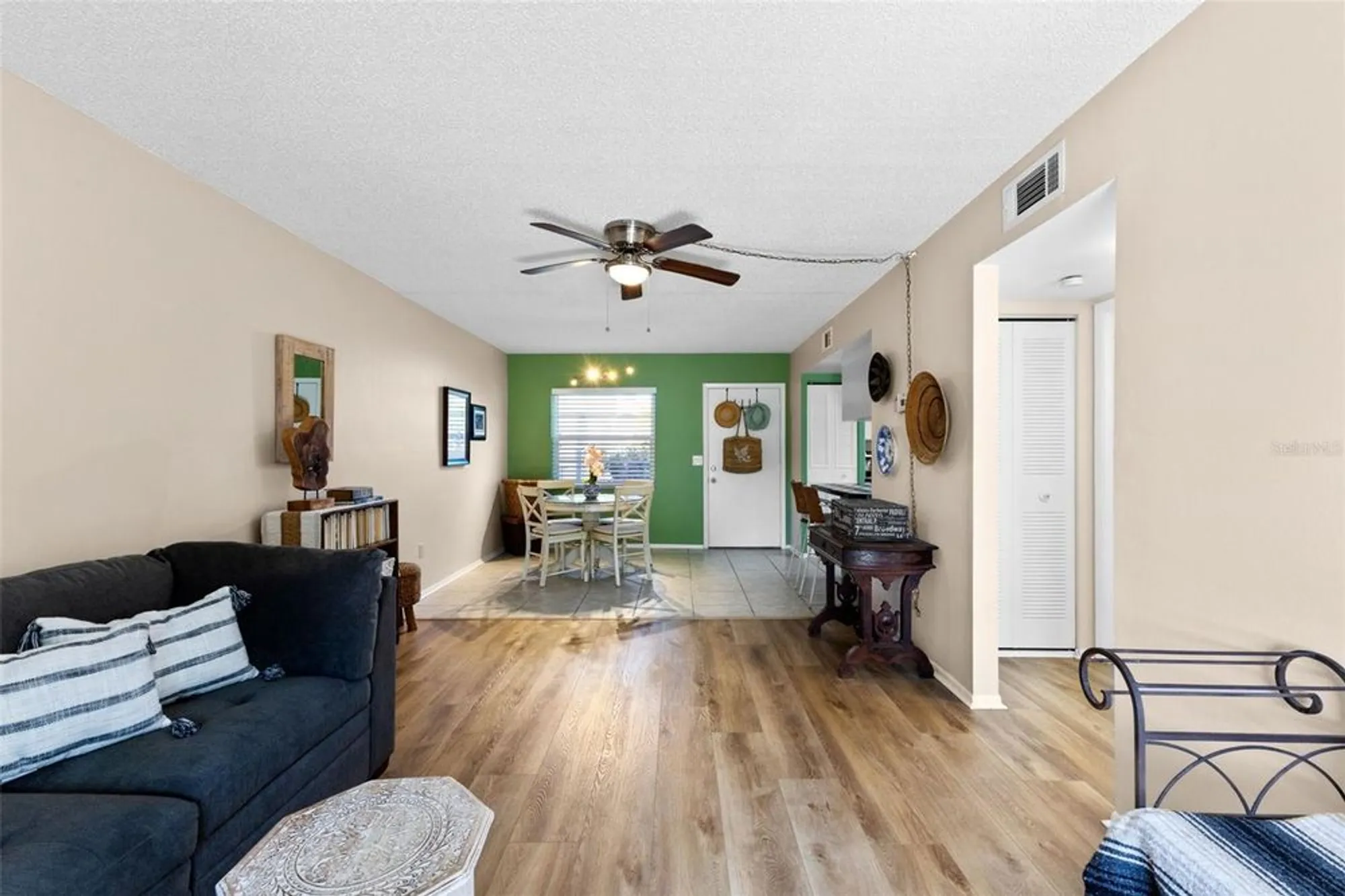 Property Slideshow image 13 of 49 | 1250 s pinellas ave apt 405, Tarpon Springs, FL, 34689