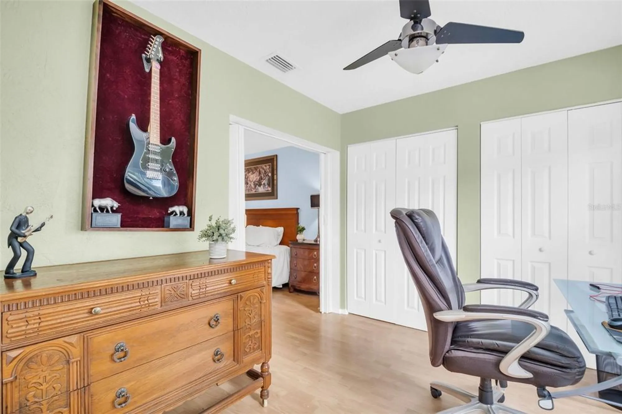 Property Slideshow image 16 of 55 | 2936 macalpin dr, Palm Harbor, FL, 34684
