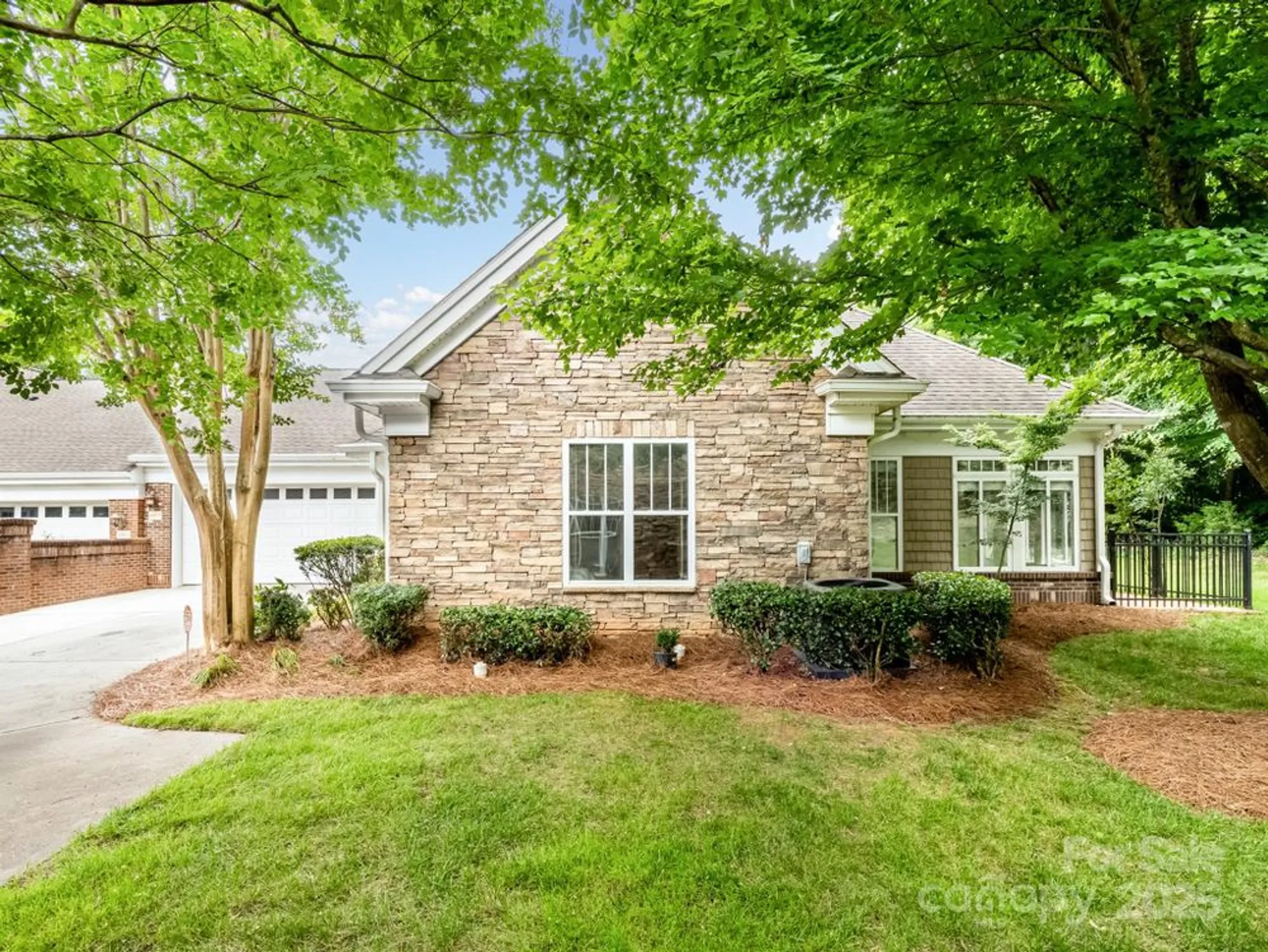 Property Slideshow image 1 of 37 | 10875 casetta dr, Matthews, NC, 28105