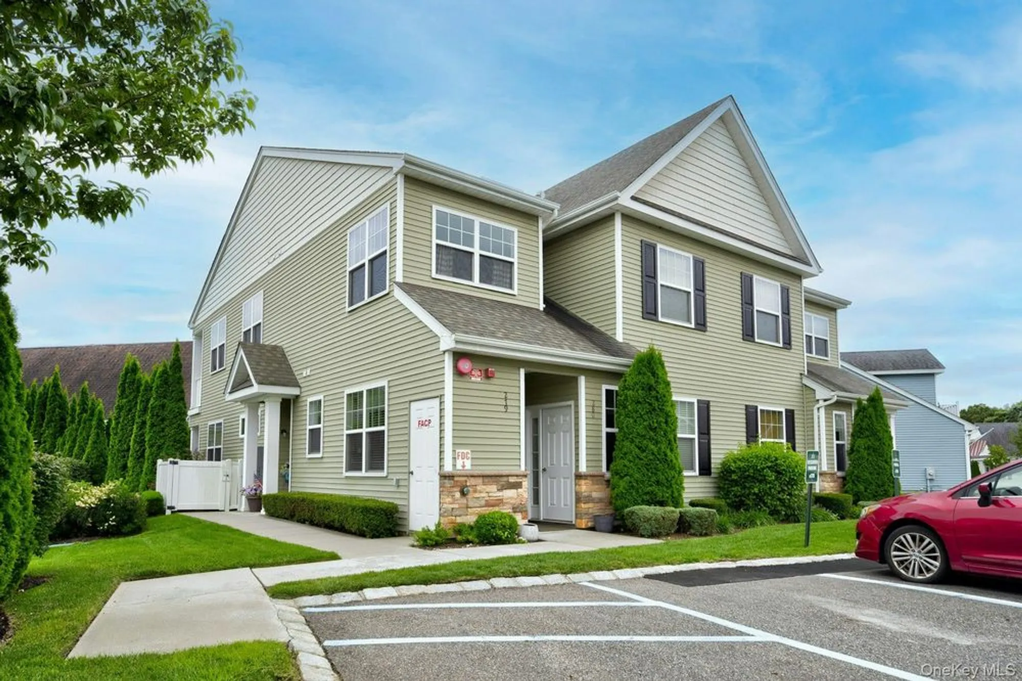 Property Slideshow image 1 of 40 | 279 augusta dr, Medford, NY, 11763